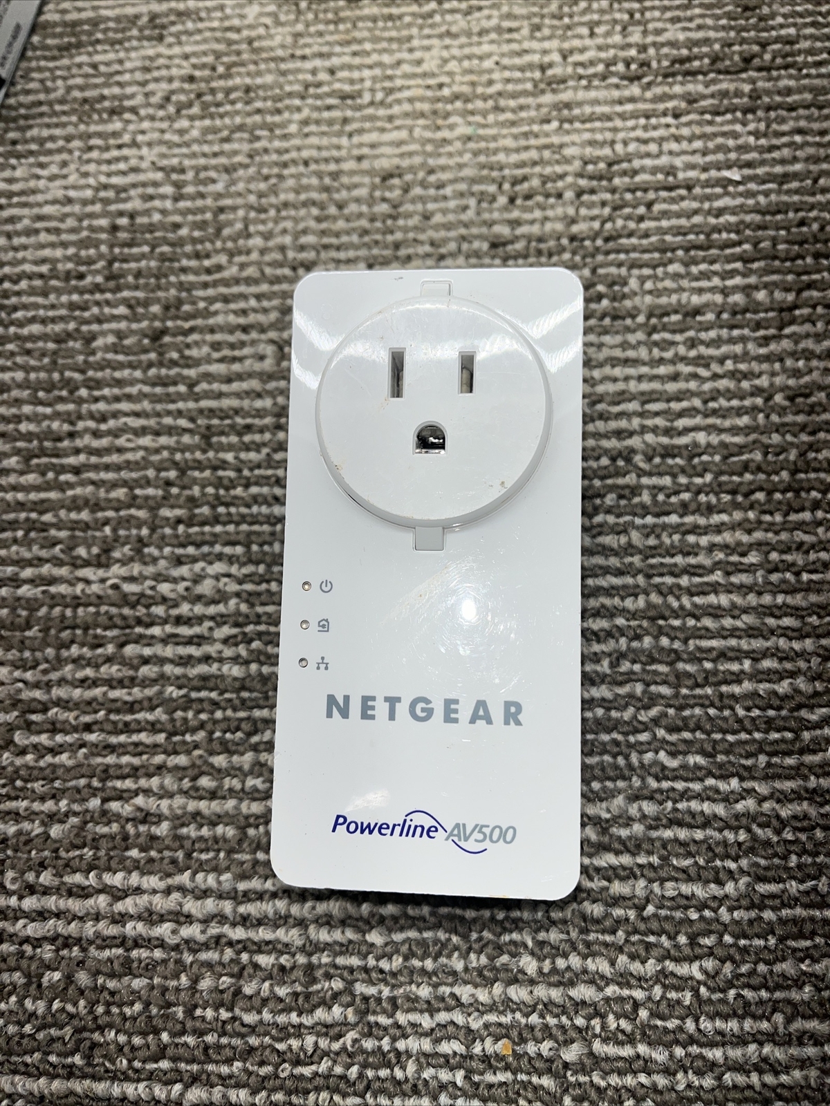 Netgear XAV5401 Powerline AV500 Nano one Port Wall Outlet Adapter 070 37641 95