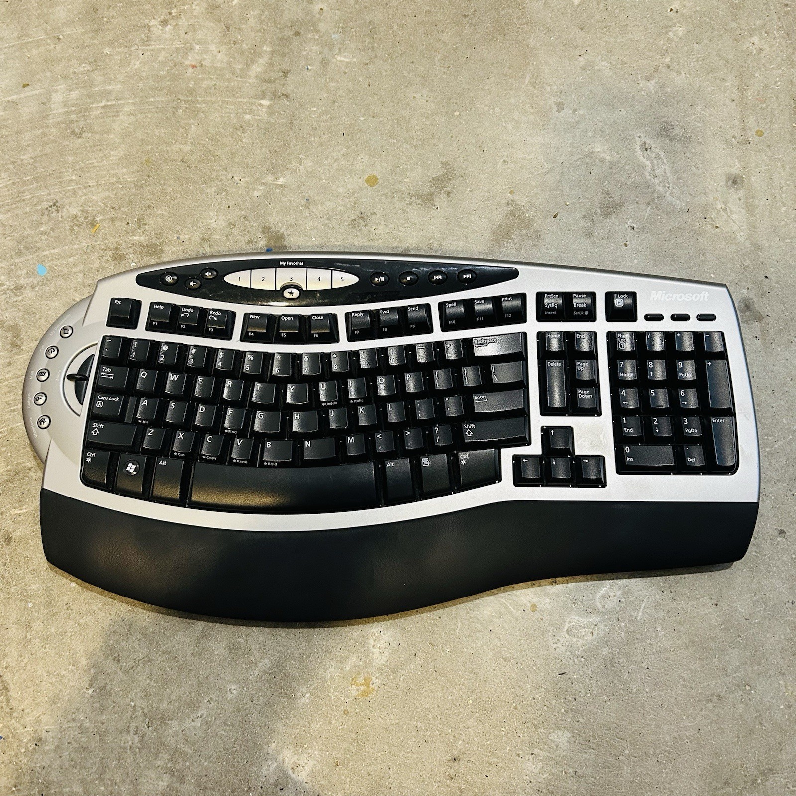 Microsoft Wireless Comfort Keyboard 4000 Model 1045 Ergonomic