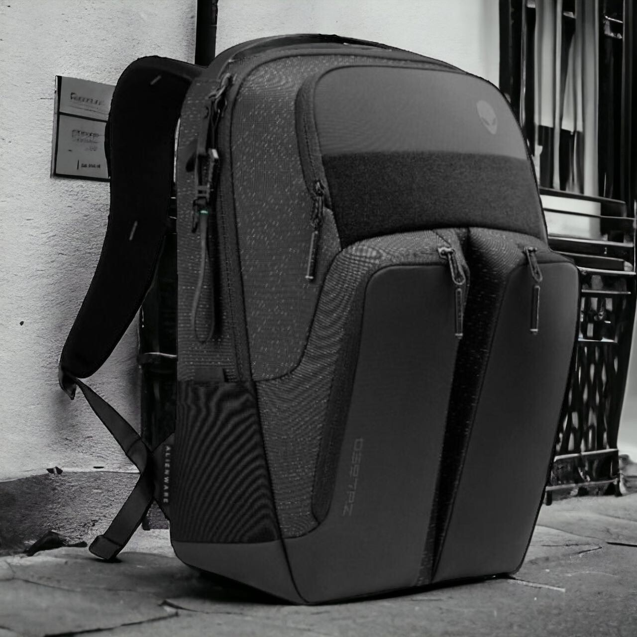 Dell Alienware Horizon Utility Backpack 28L up to 17" Laptop Weather Resistant