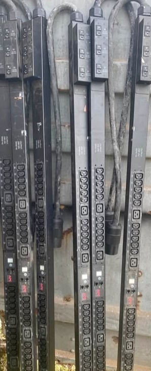 2 Lot AP7868 APC SMART METERERED PDU 1250VA 208V 20A 36 Outlet