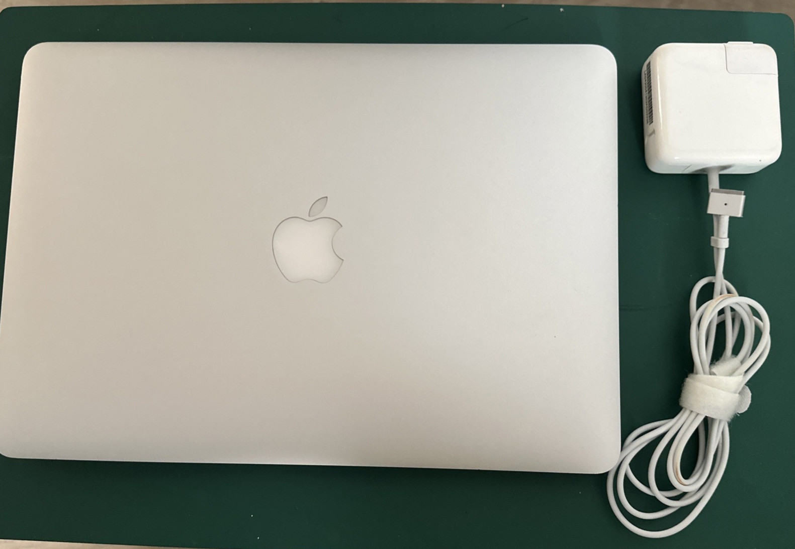 Apple MacBook Air Core 6,2 with i7 1.7GHz 13" Mid-2013, 256GB SSD, 8GB RAM