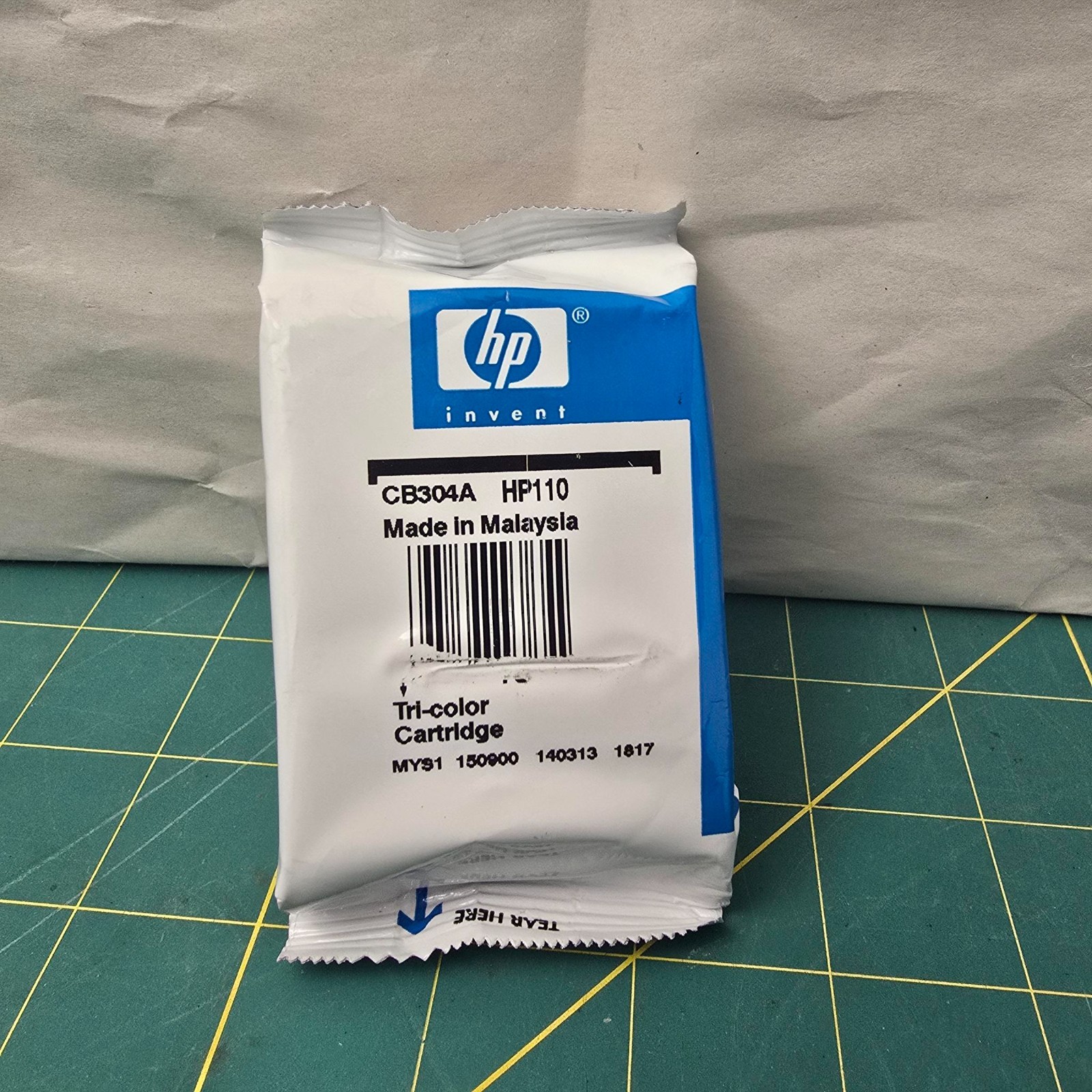 Genuine HP 110 Tri-color Ink Cartridge CB304A Original OEM New Factory Sealed