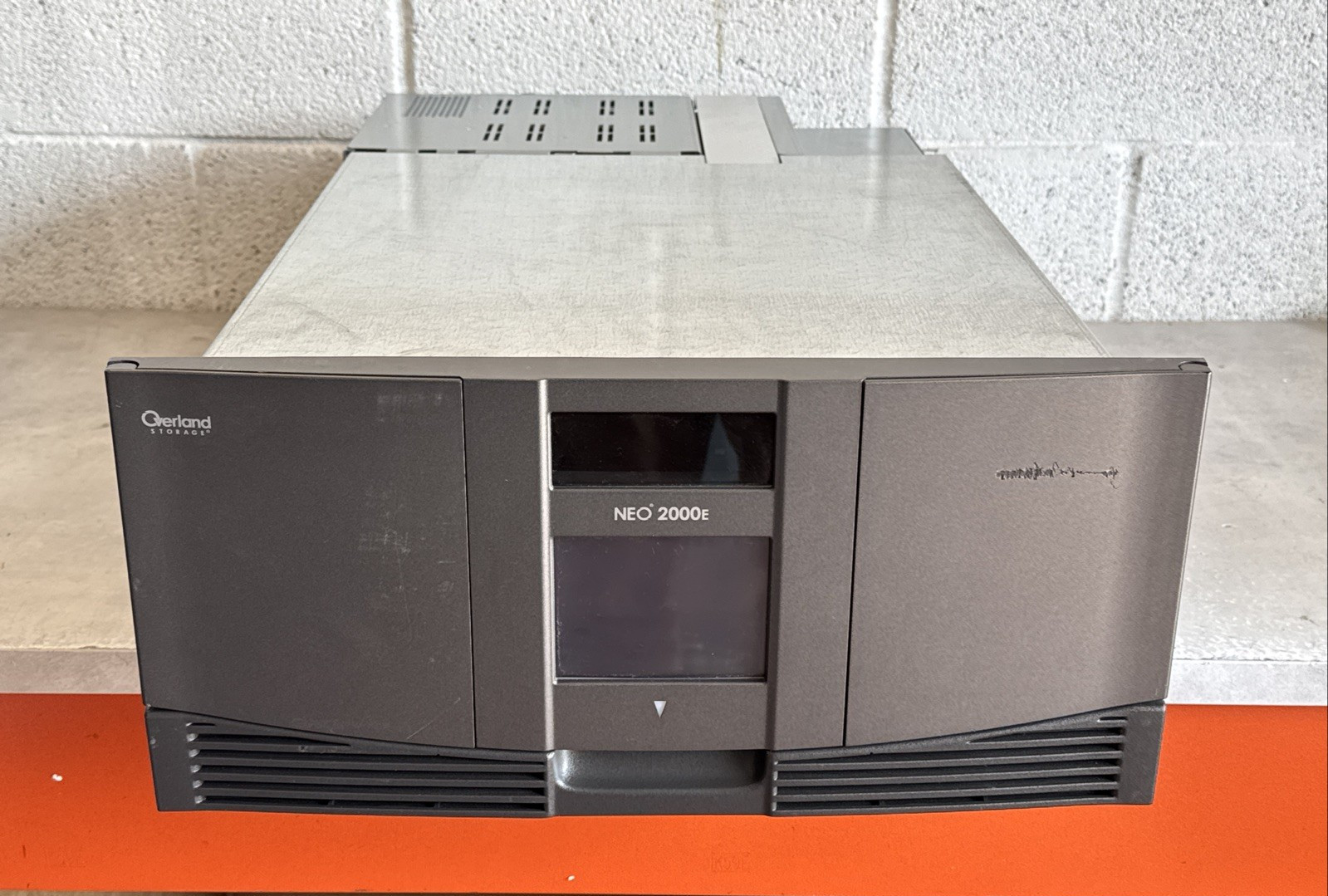 Overland Storage NEO 2000E Tape Library with 2 x LTO-5 Fibre Channel