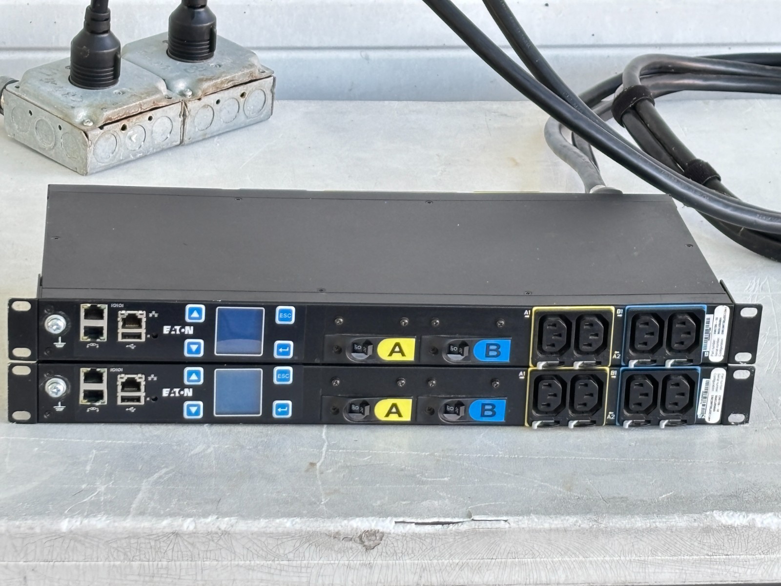 TWO EATON ePDU G3 Metered Input Power Distribution Unit Rack EMIT05-10 240V 2W+G