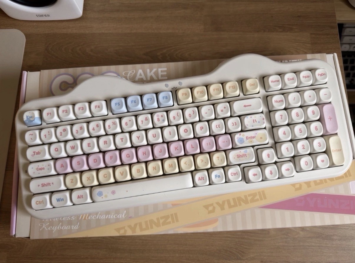 YUNZII C98 Cake Meow Wireless Mechanical Keyboard - Beige w/ Candy Switches