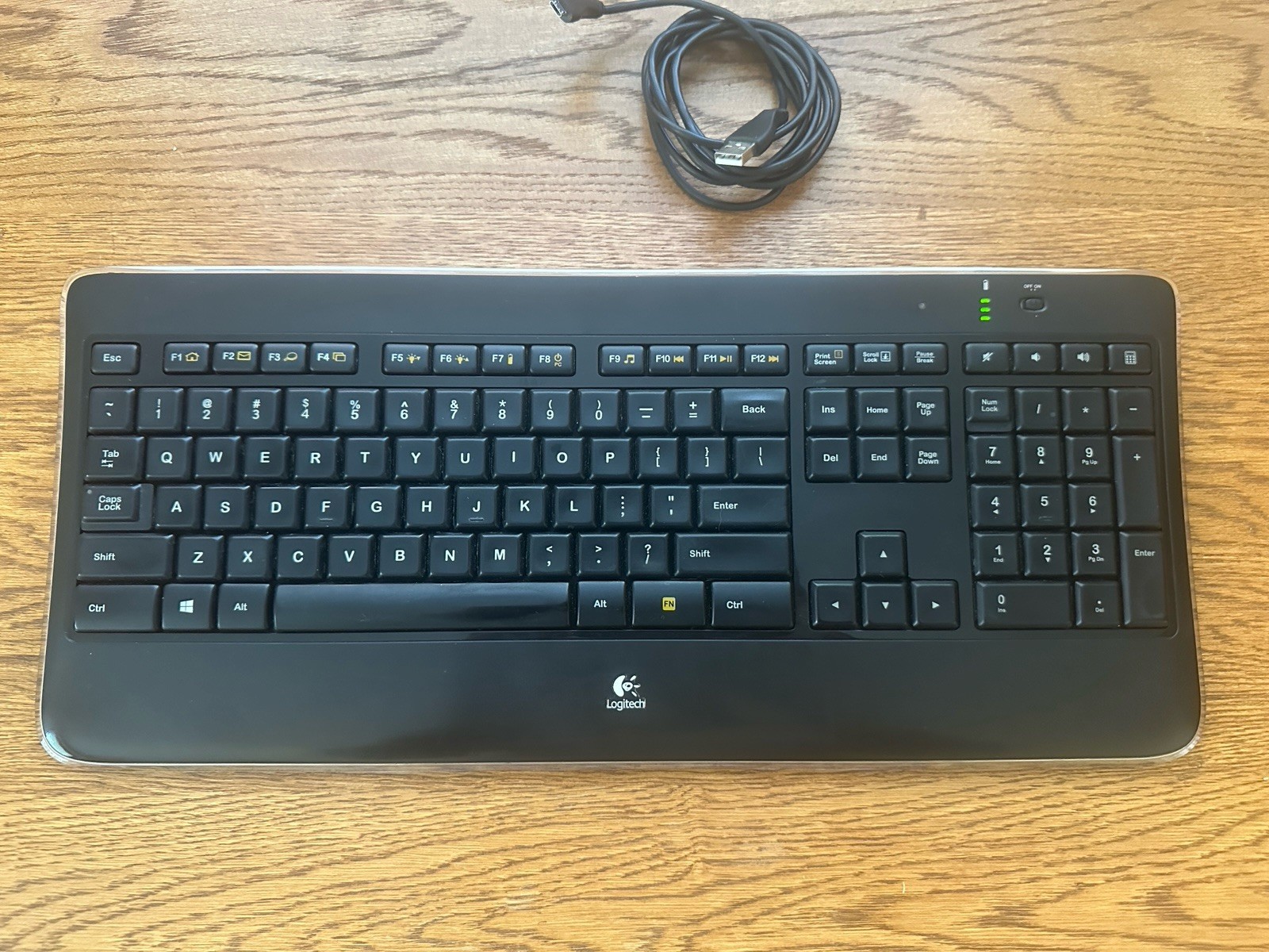 Logitech K800 Wireless Keyboard with Cable No Dongle/Receiver Y-R0011 W/ Cord