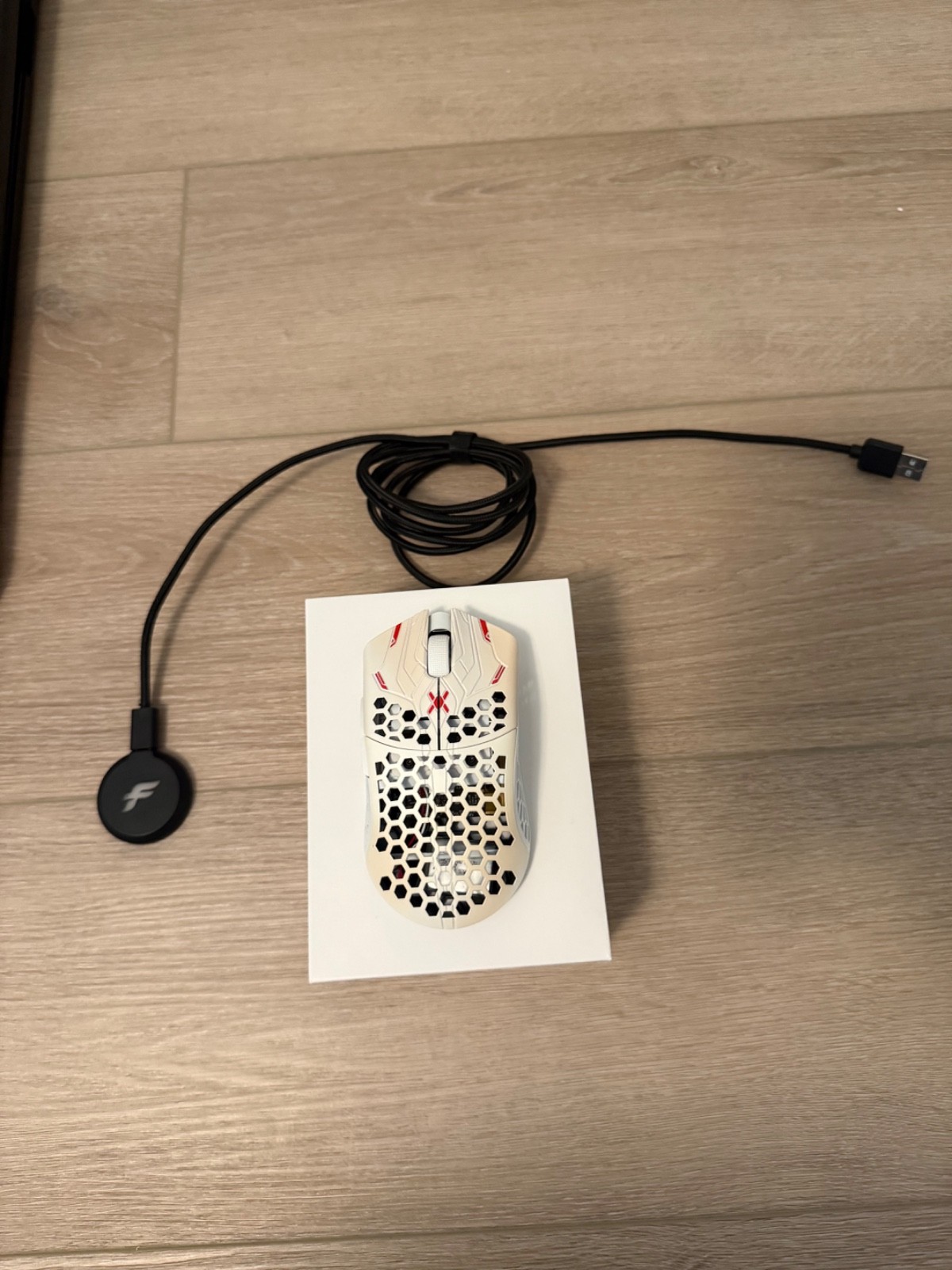 Finalmouse ULX Pro Series Aceu “cheetah” Mouse small White - Stained READ DESCR