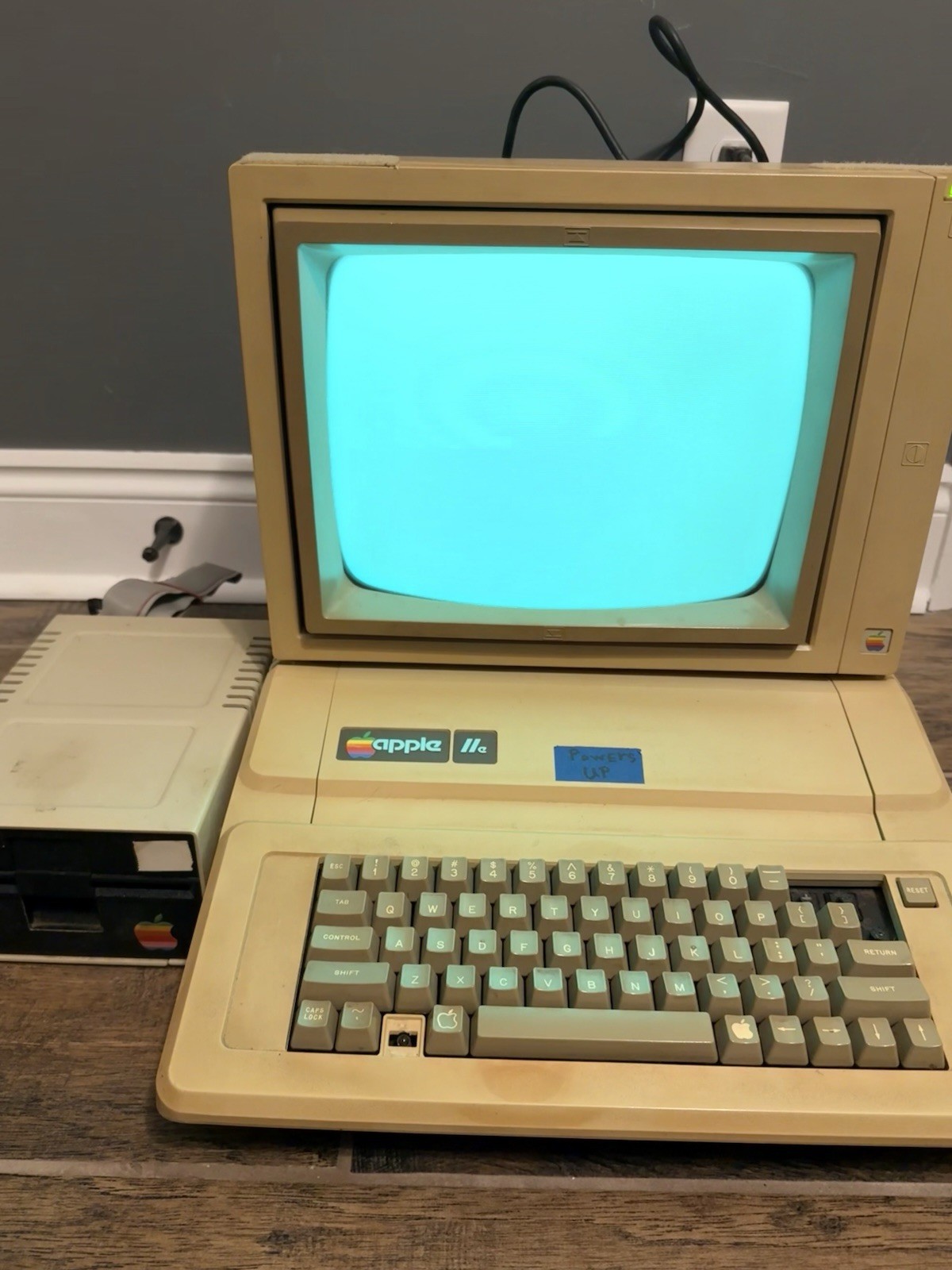 Apple 2E Personal Computer Bundle AA 11040B Vintage  Monitor 1981, Apple Disk II