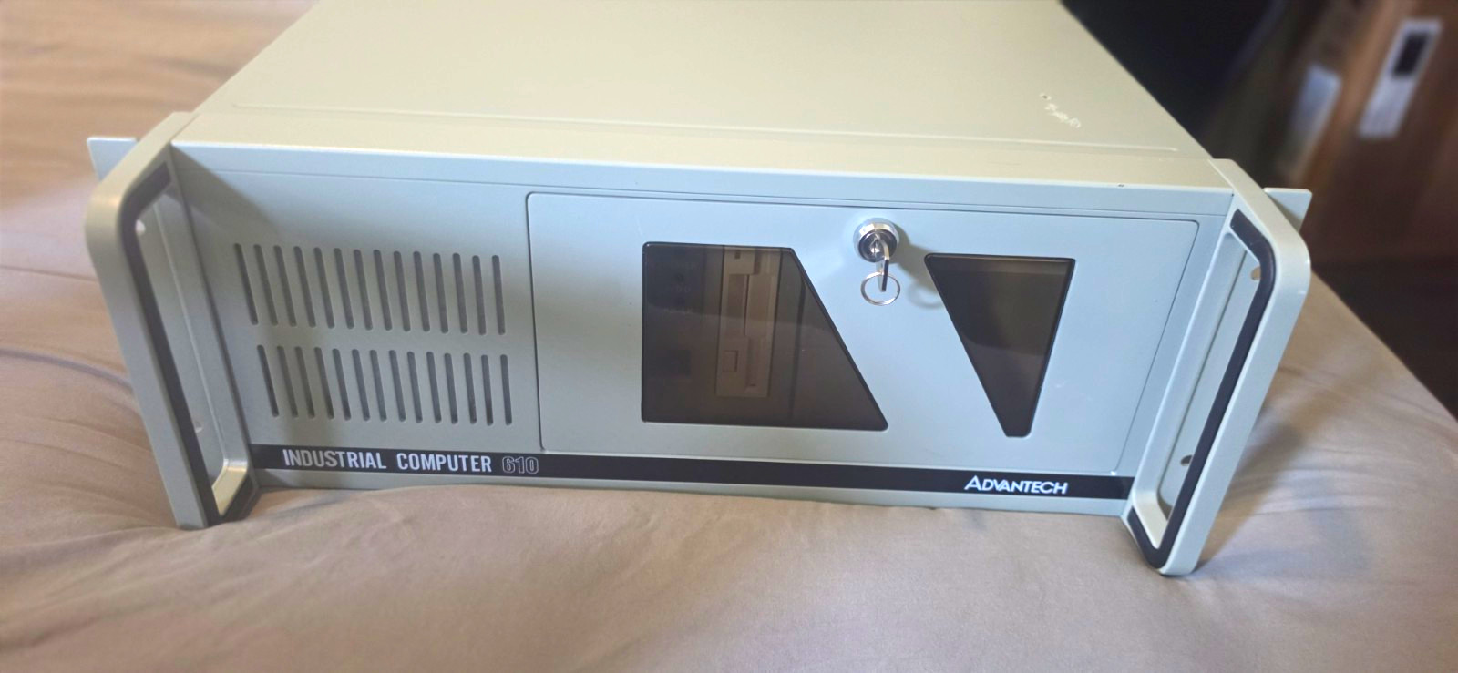 Advantech Industrial Computer 610 Desktop Industrial Gray Key-Lock Front