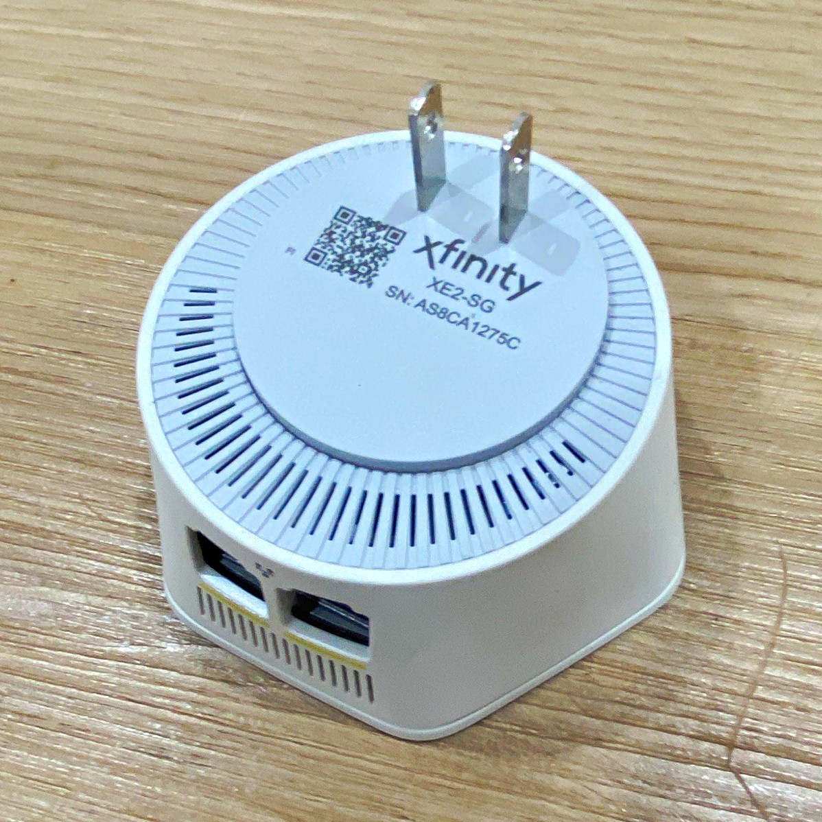 Xfinity XE2-SG xFi Pod WiFi Extender Dual-Band 2.4/5GHz White 2-Port