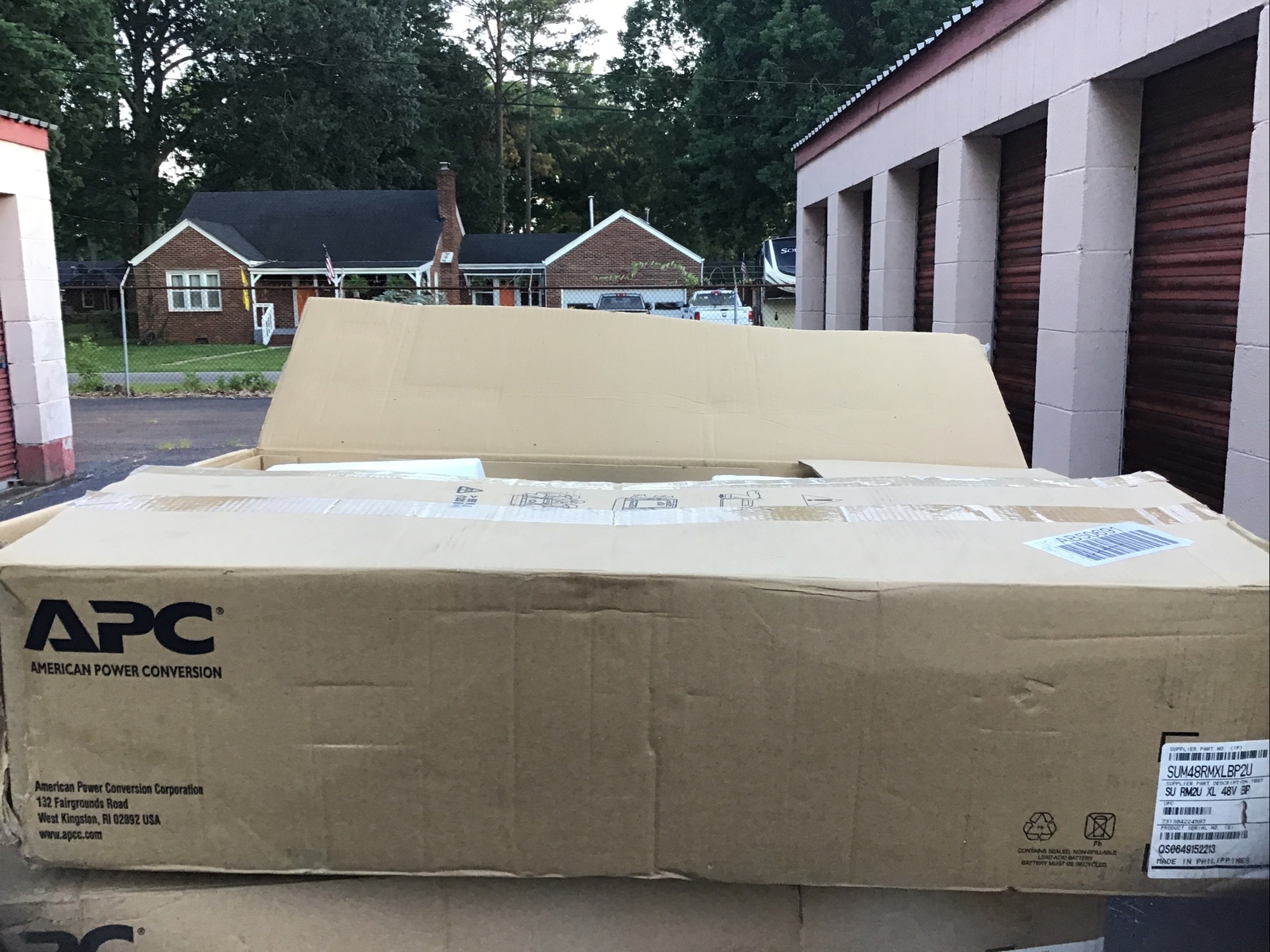 APC Smart-UPS SUM48RMXLBP2U
