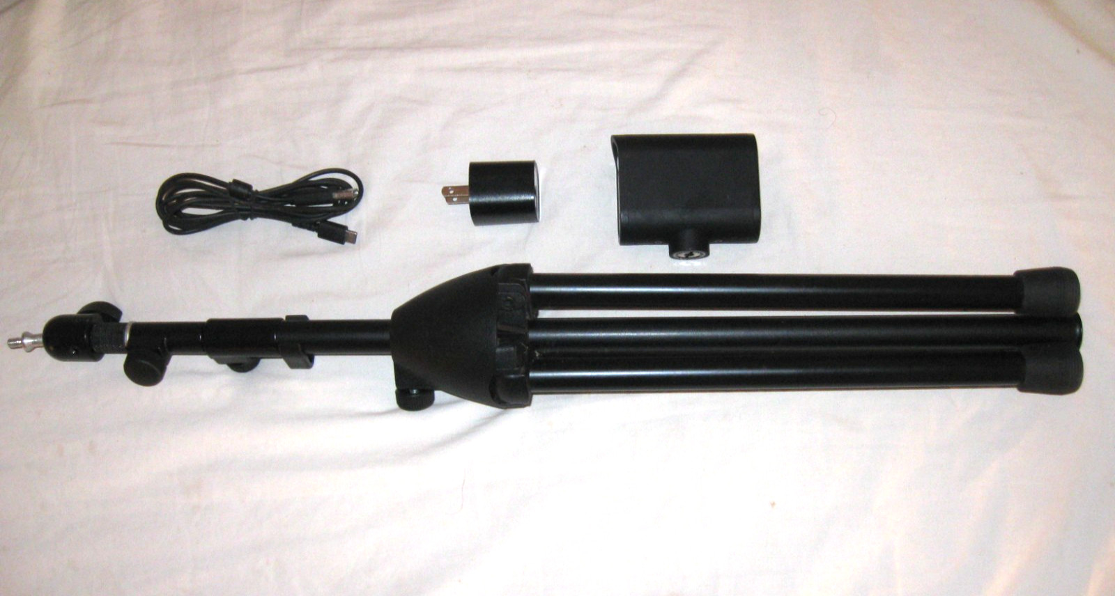 Logitech Mevo Start 1080p Streaming Video Camera A30103A- W/ Stand & Charger Cab