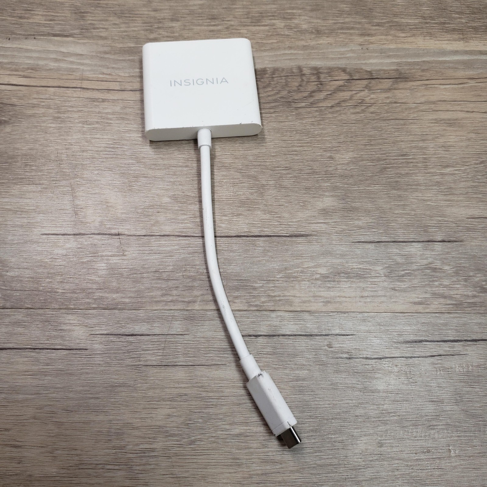 Insignia NS-PU378CHM USB-C Multiport Adapter White 1:3 Portable Hub Cable