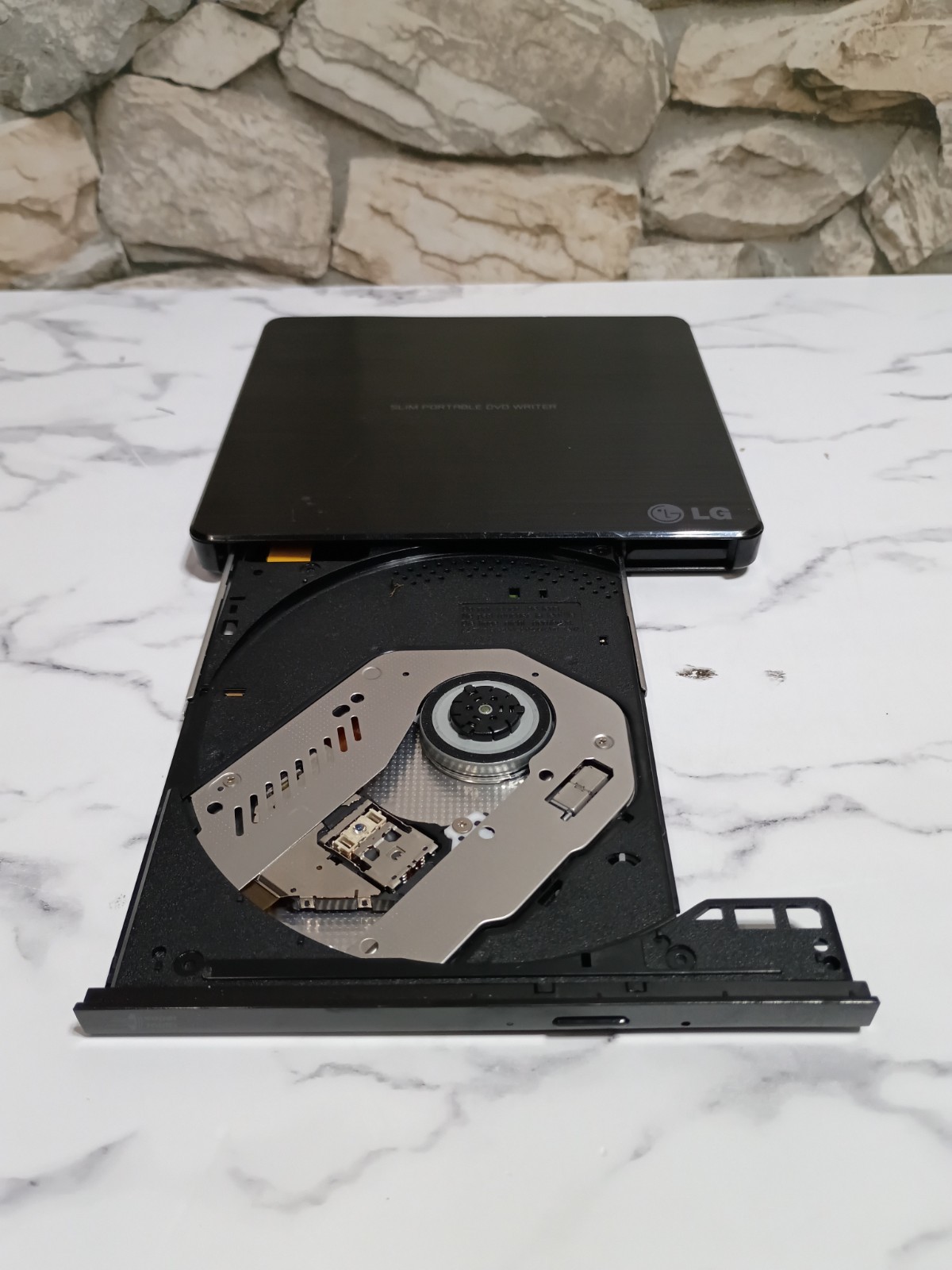 LG SP60NB50 Slim Portable DVD writer 