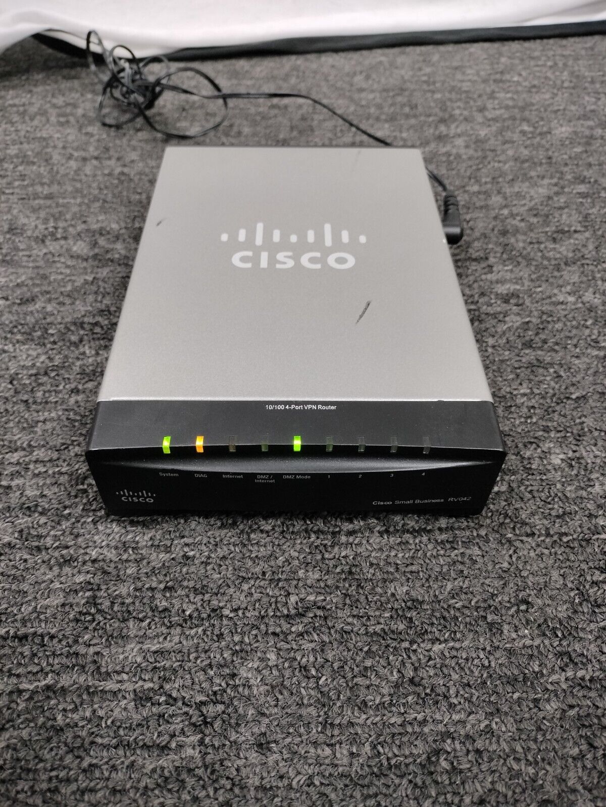 Cisco RV042 V03 4-Port 10/100 VPN Router & AC Adapter*READ DESC*