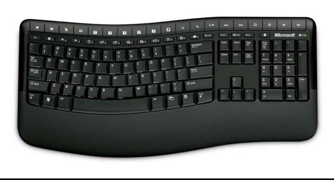 Microsoft Comfort Desktop 5000 Wireless Keyboard and Mouse Set