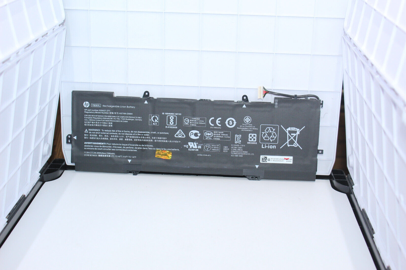 100% Genuine HP Spectre 15-ch Series Battery 7060mAh HSTNN-DB8H 928372-855