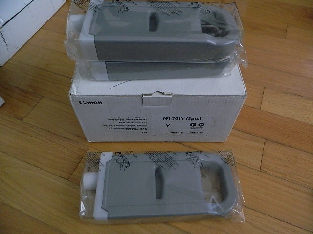 GENUINE Canon PFI-701Y YELLOW 700ml Ink Tank IPF8000 8100 8110 IPF9000 9100 9110