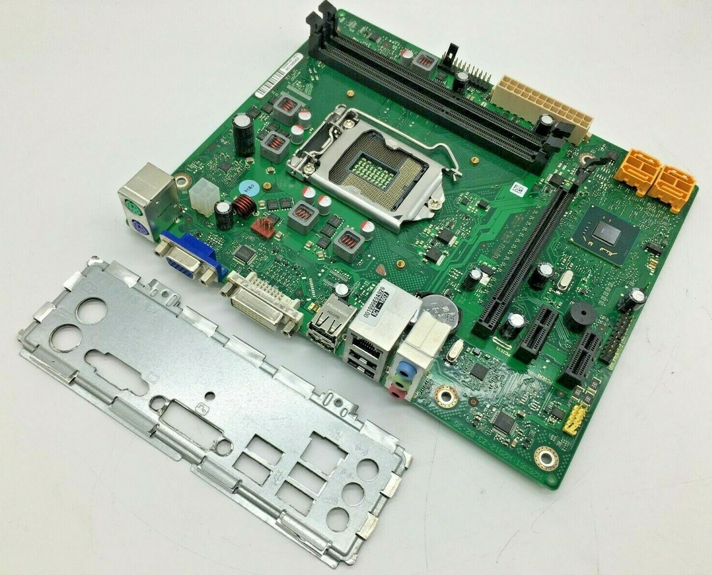 Fujitsu D2990-A21 GS 2 DDR3 - microATX - Socket 1155 - with I/O Shield #M1497
