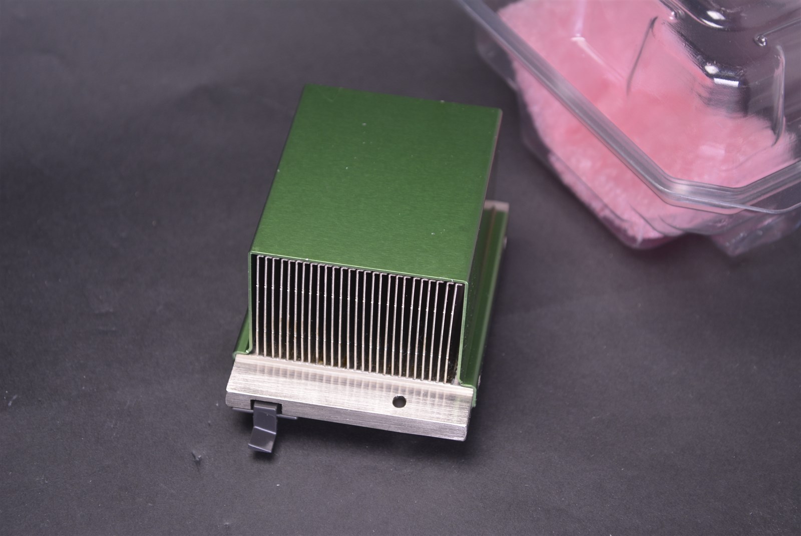 Foxconn 302882-001 HP Compaq CPU Processor Heatsink Xeon (ProLiant DL560 G2 )