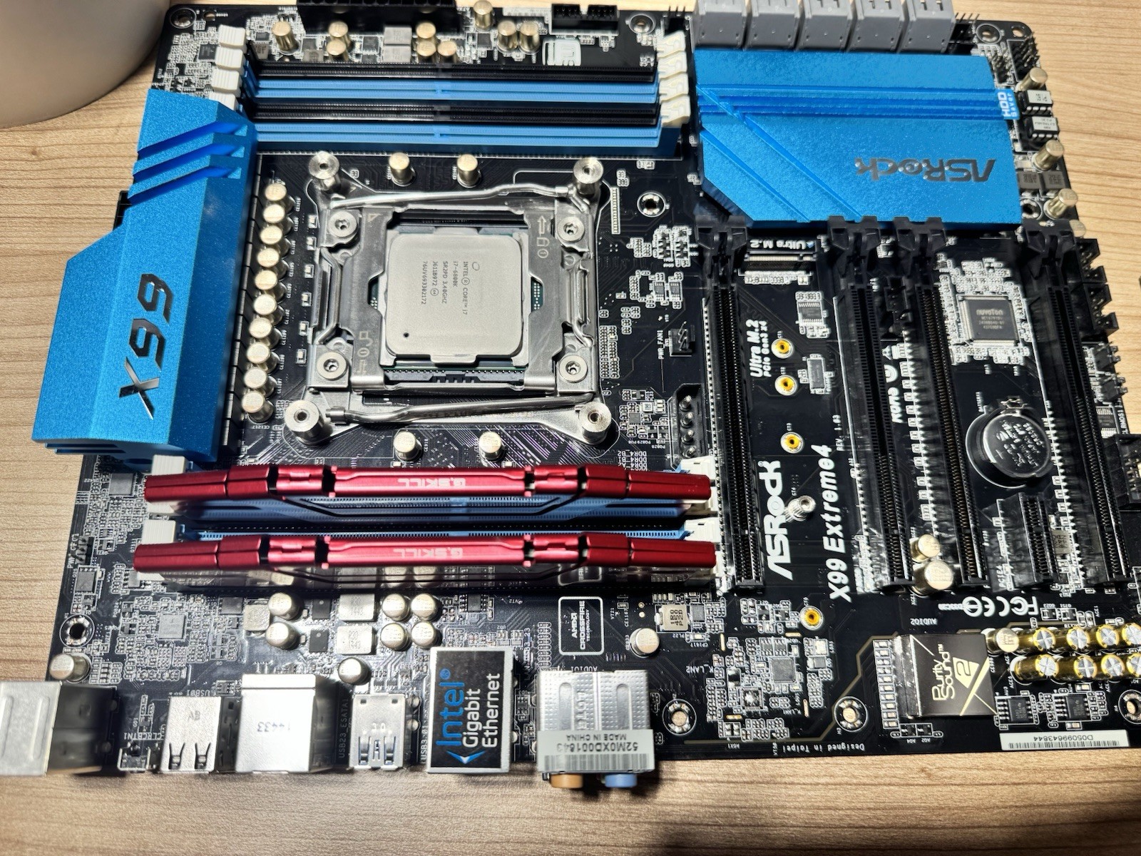 ASRock X99 extreme4 ATX Motherboard  & Intel Core i7-6800K CPU + 32Gb G.Skill+Fe