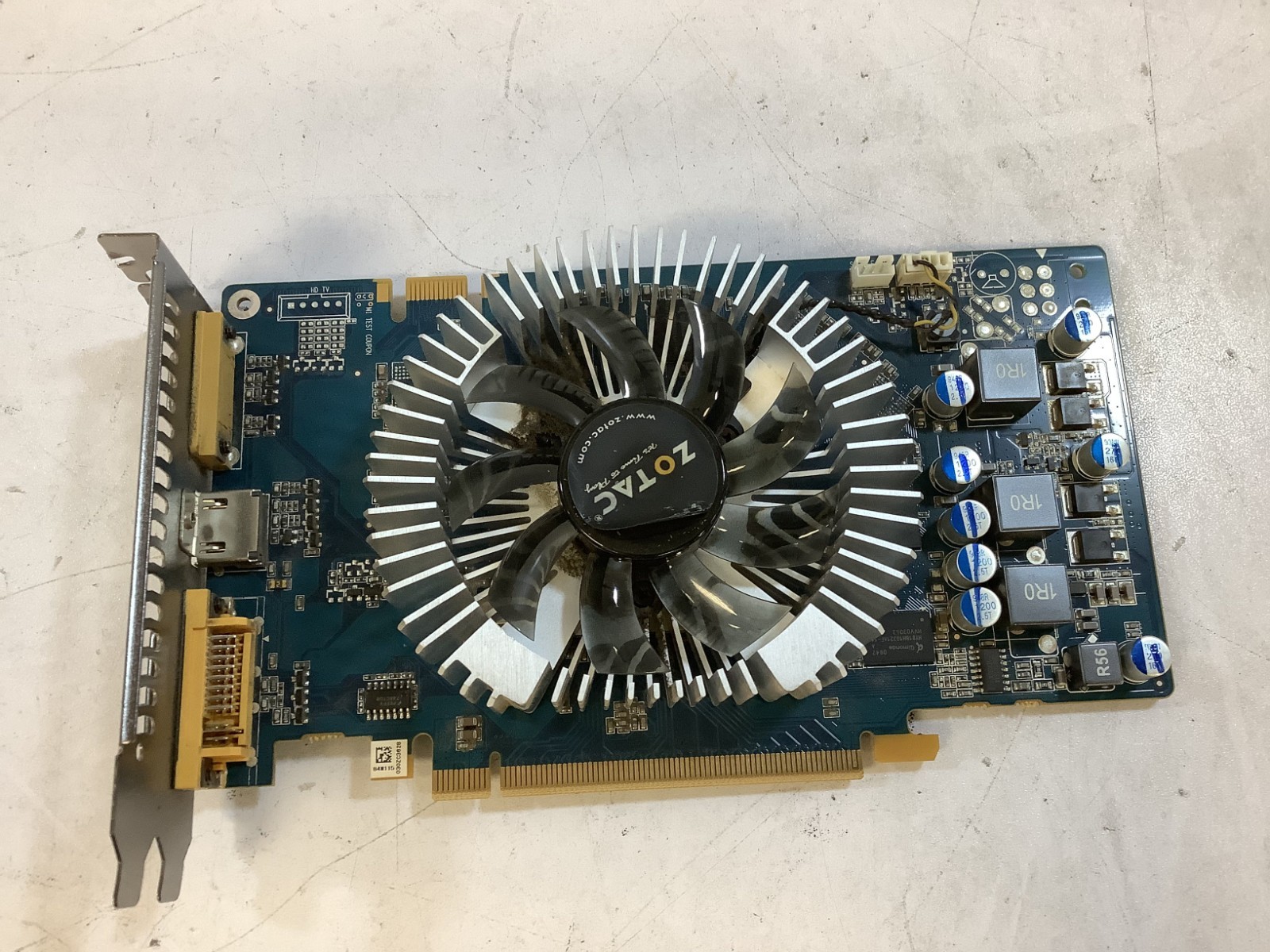 ZOTAC NVIDIA GeForce 9800GT 512M DDR3 PCIe Graphics Card (288-4N115-030ZC) "P4D"