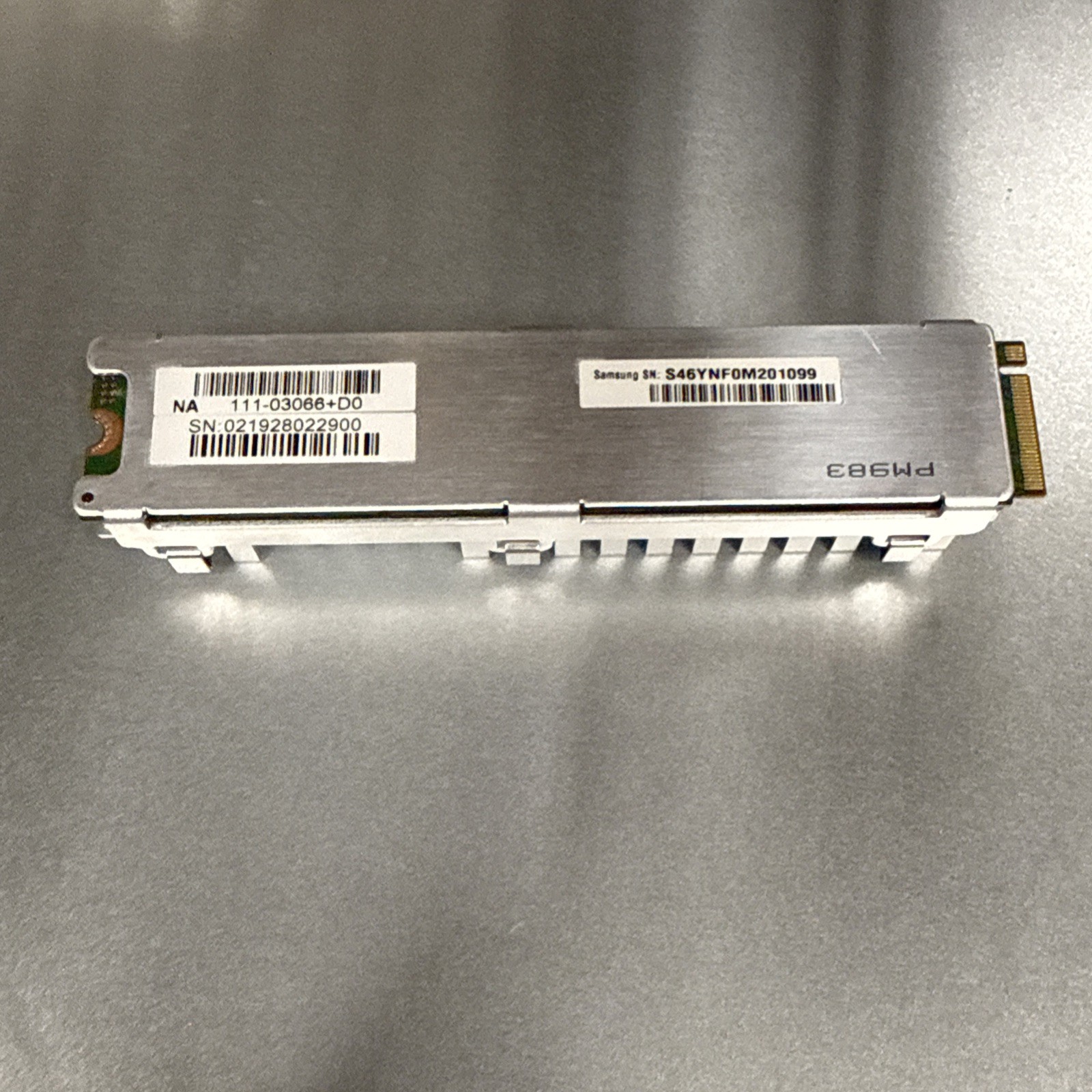 NETAPP 111-03066 X3311A NVME FLASH 1TB 48011LE00-790-G / SAMSUNG
