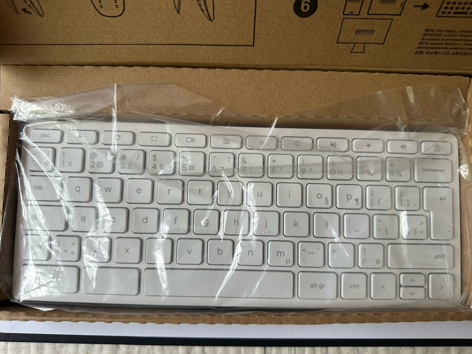 HP 910 Bluetooth Keyboard & Mouse Combo White QWERTY English CA/EN