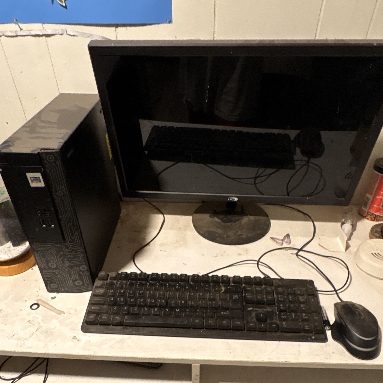 Custom/Whitebox Black Tower Desktop PC Bundle w/ Monitor, Wired Keyboard & Mouse