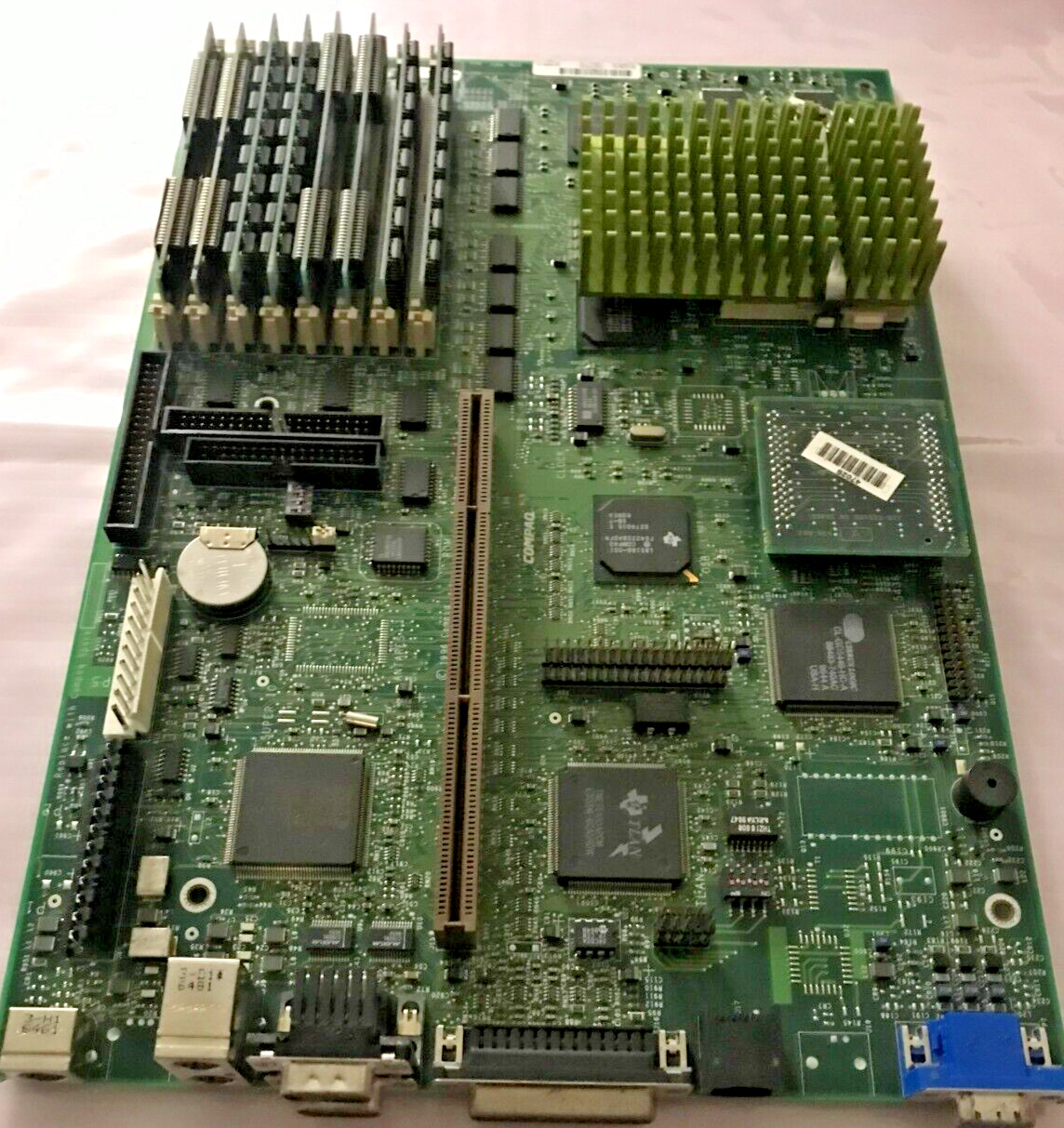 COMPAQ 247382-001 Vintage MOTHERBOARD + Heat Sink-Intel Pentium and memory