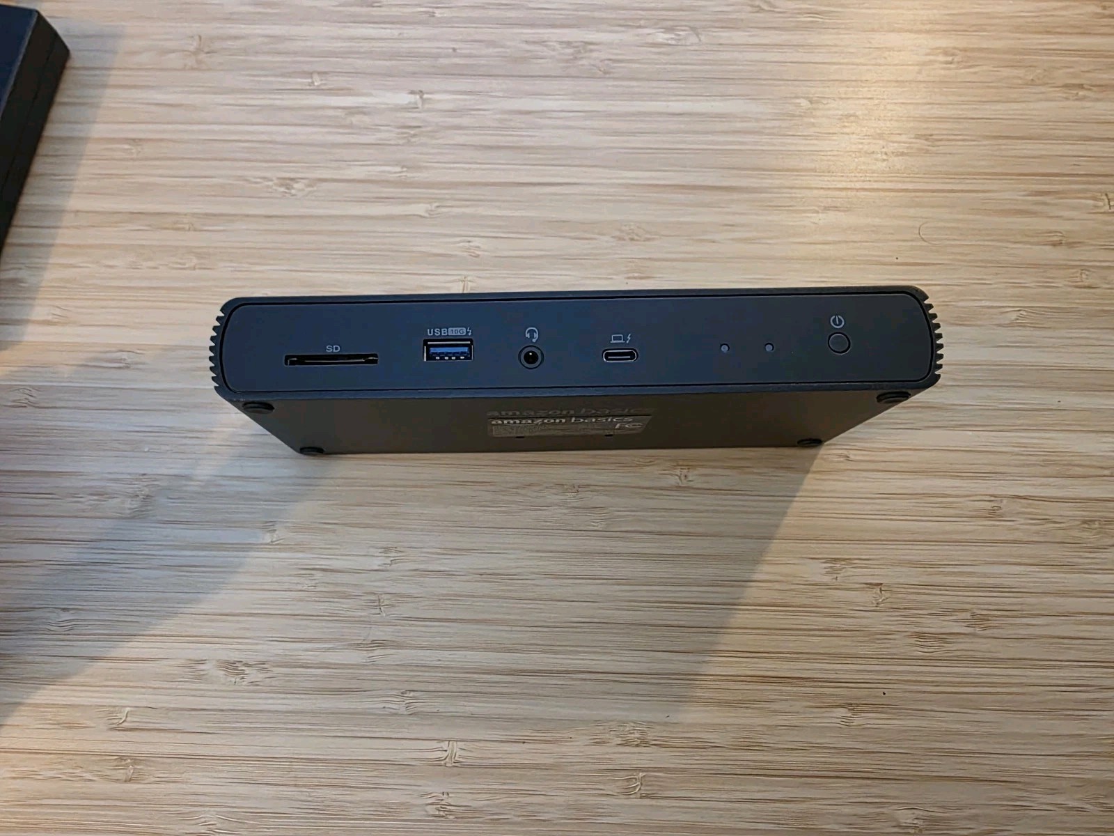 AMAZON BASICS THUNDERBOLT4/USB4 PRO DOCKING STATION - Hardly Used