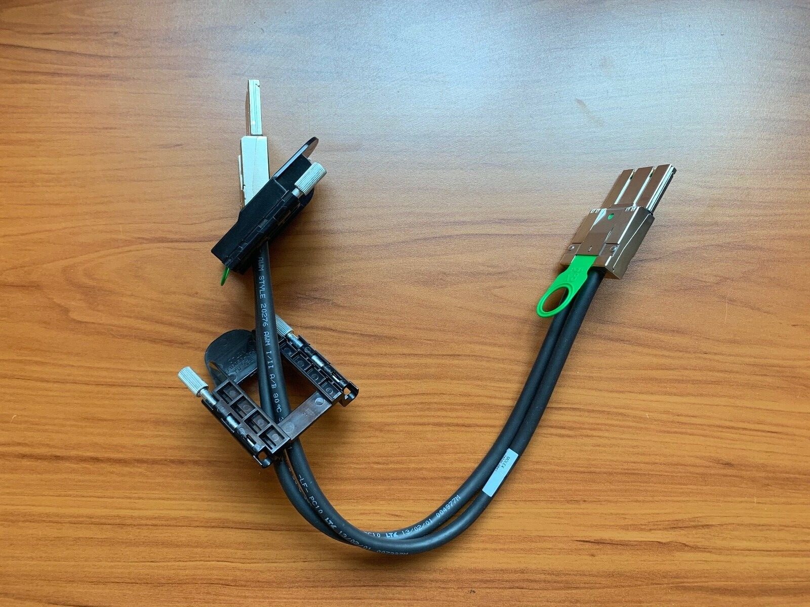MOLEX 74546-0840 PCIe x8-x8 0.5M 28AWG Ejectors 10GB External Cable With Locks