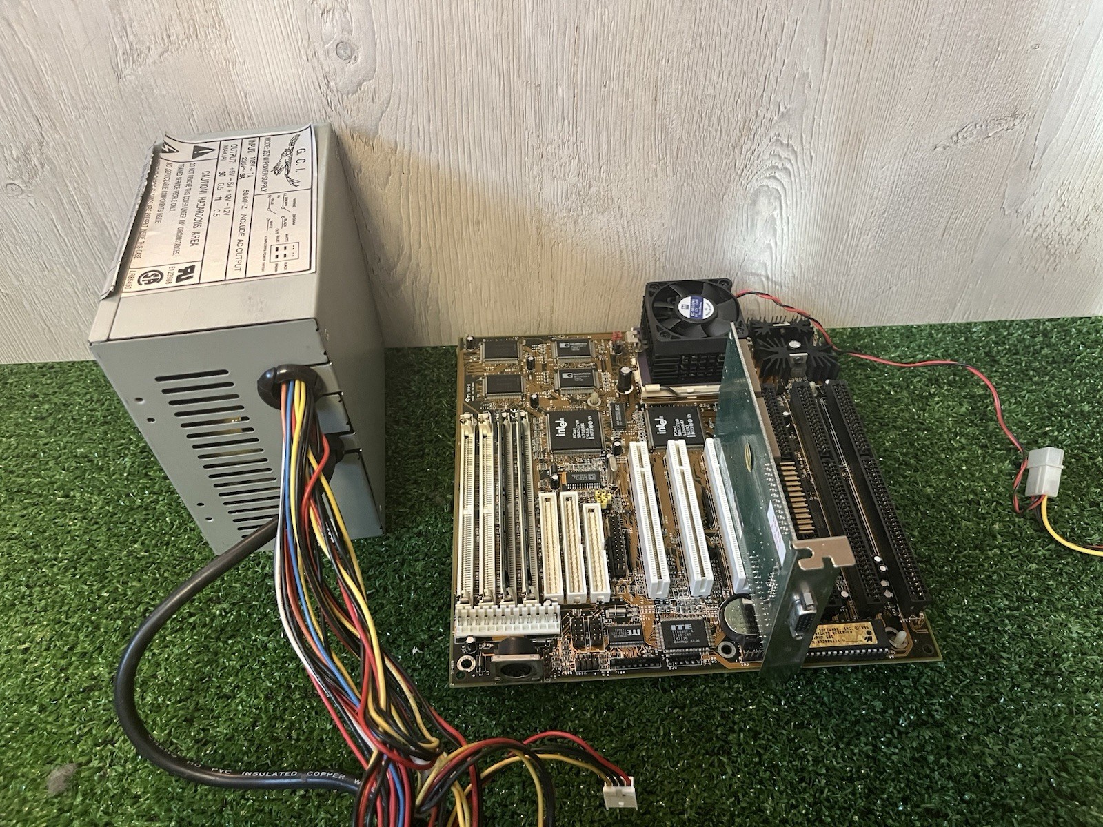 Vintage Socket 7 PC AMD K5-PR166 Lucky Star 5I-VX2B AT