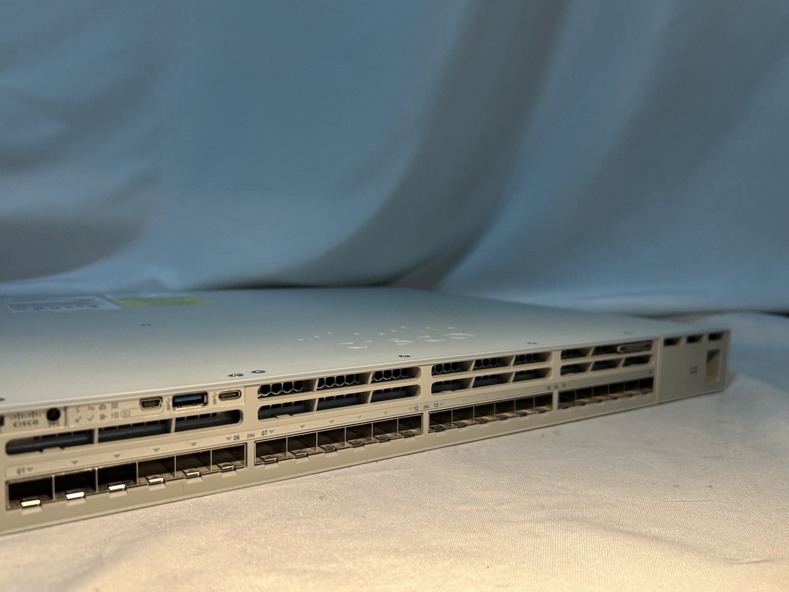 Cisco C9300X-24Y-M Meraki Catalyst 9300X 24x25G SFP Switch 715WAC-P “Claimed”