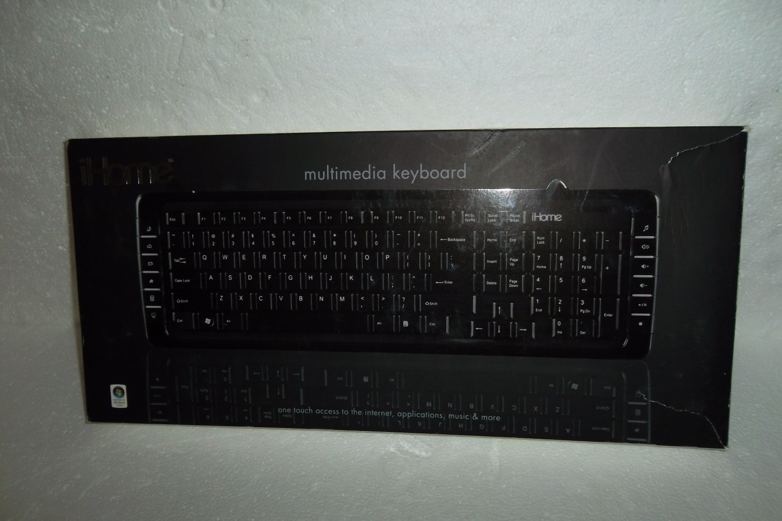 IHome Multimedia USB Keyboard Black Wired Slim 103-Key Play QWERTY IH-K200MB NEW
