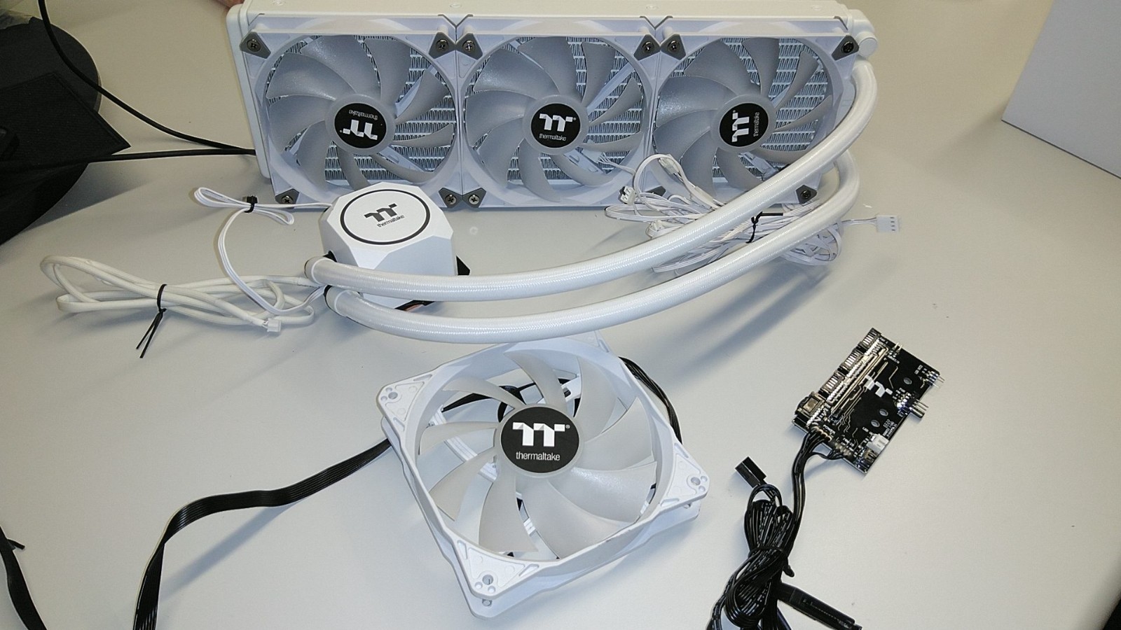 Thermaltake TH360 V2 Ultra EX ARGB Sync All-In-One Liquid Cooler - Snow Edition
