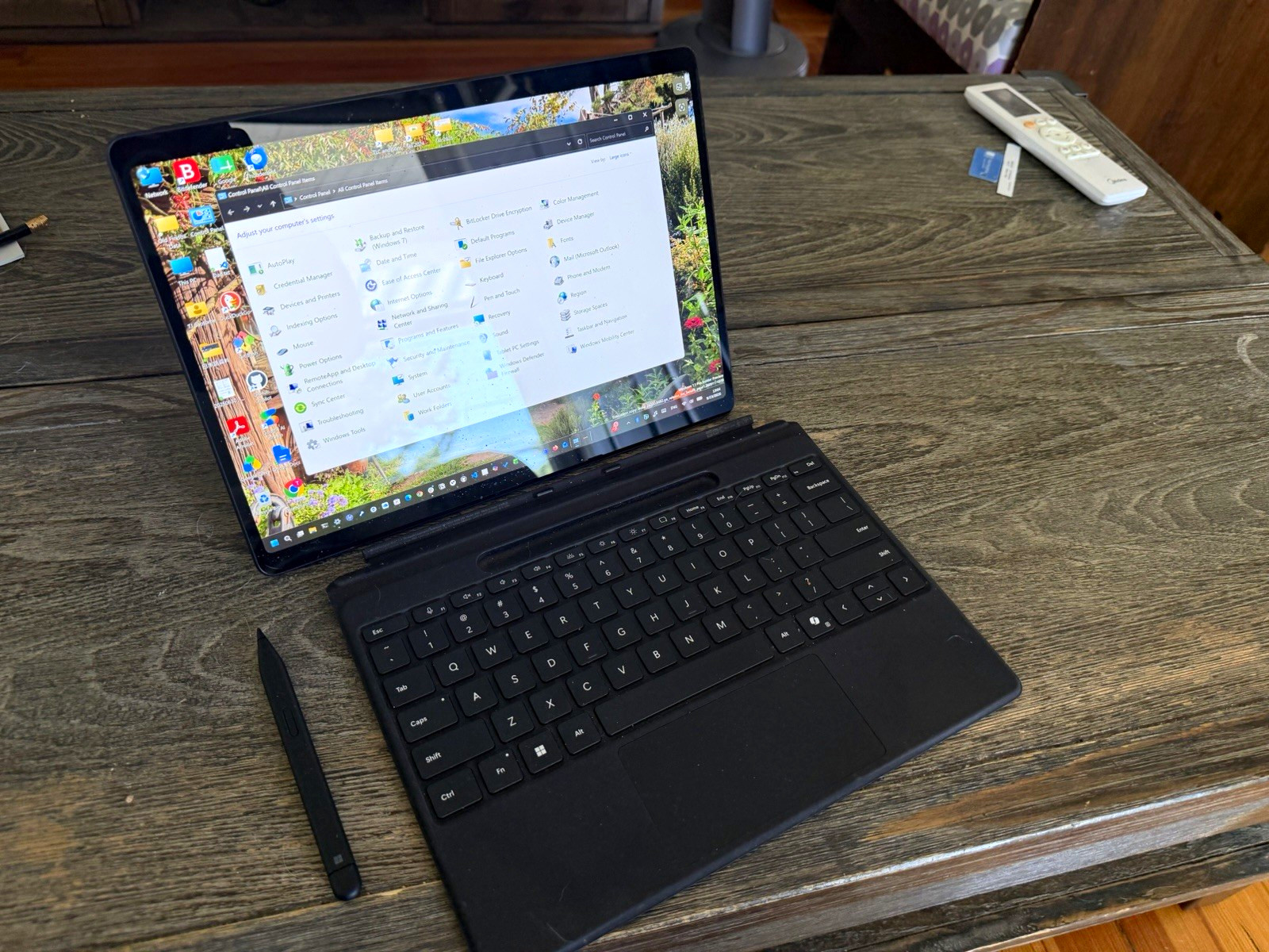Microsoft Surface Pro 11 CoPilot+ 16GB RAM 512MB SSD Win11 Black + KB + Pen