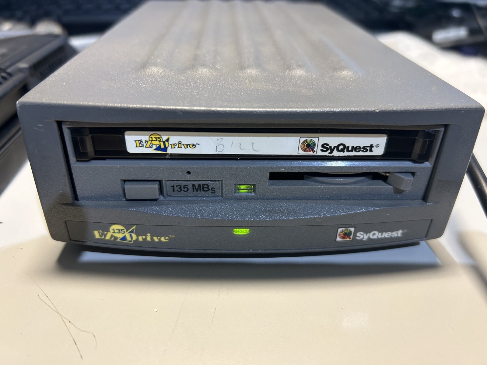 SyQuest EZ135 Drive SCSI External 135MB Power Tested. Includes Tape