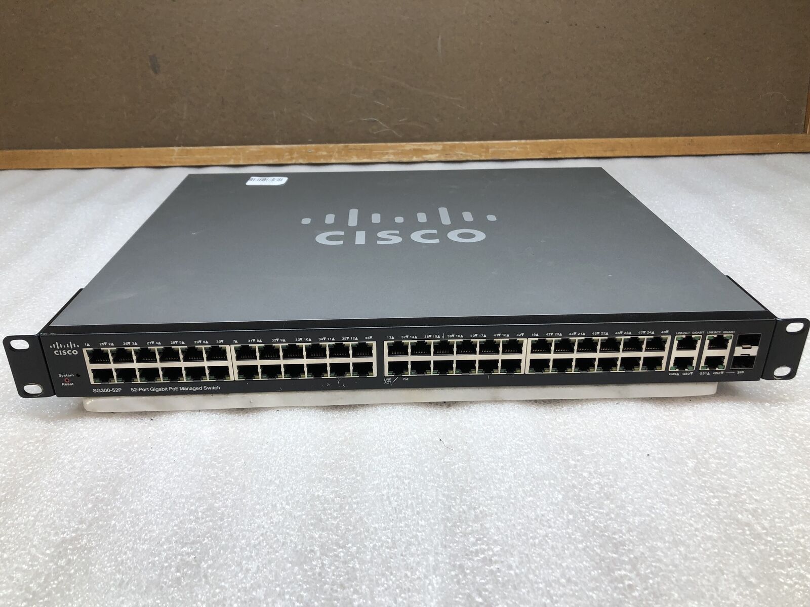 Cisco SG300-52P Gigabyte 48-Port PoE Ethernet  2xSFP Managed Network Switch