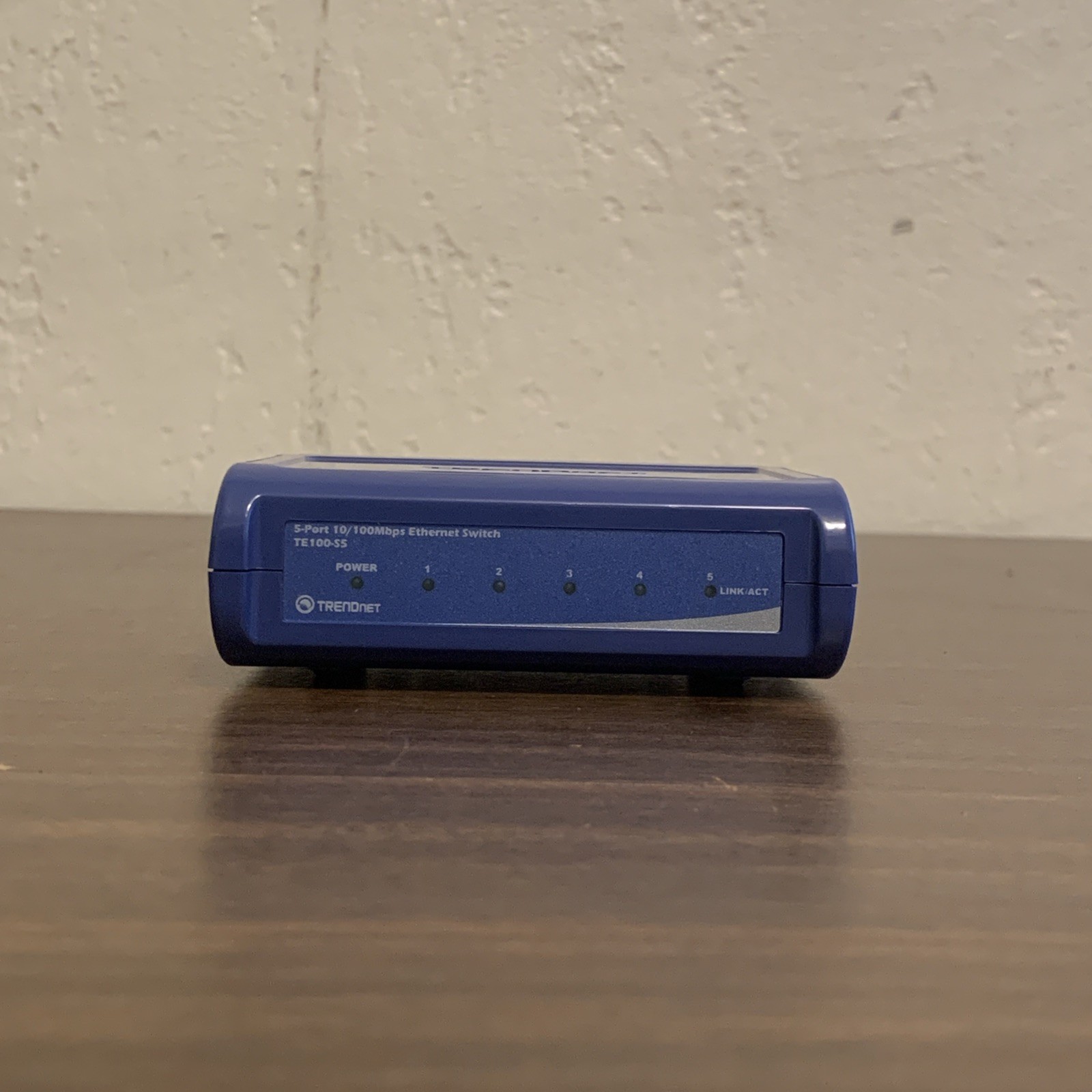 TRENDnet TE100-S5 Fast Ethernet Switch, Used, Tested & Cleaned. Blue (1.1R)