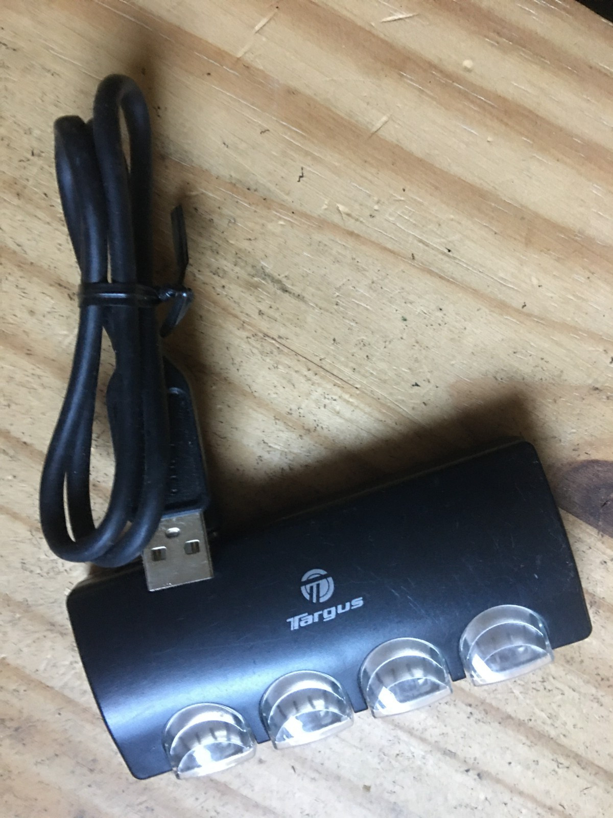 Targus PA055 U USB-Powered 4 Port USB Hub With LED Light + Cable