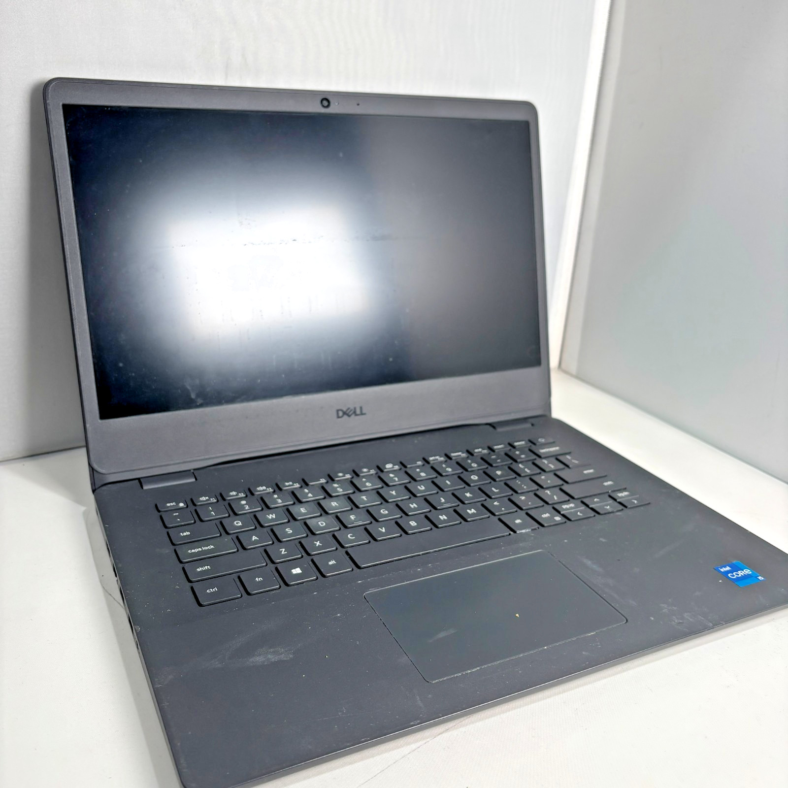 Dell Vostro 3400 Intel Core I5-1135G7 P132G No Ram/HD/OS For Parts, not working