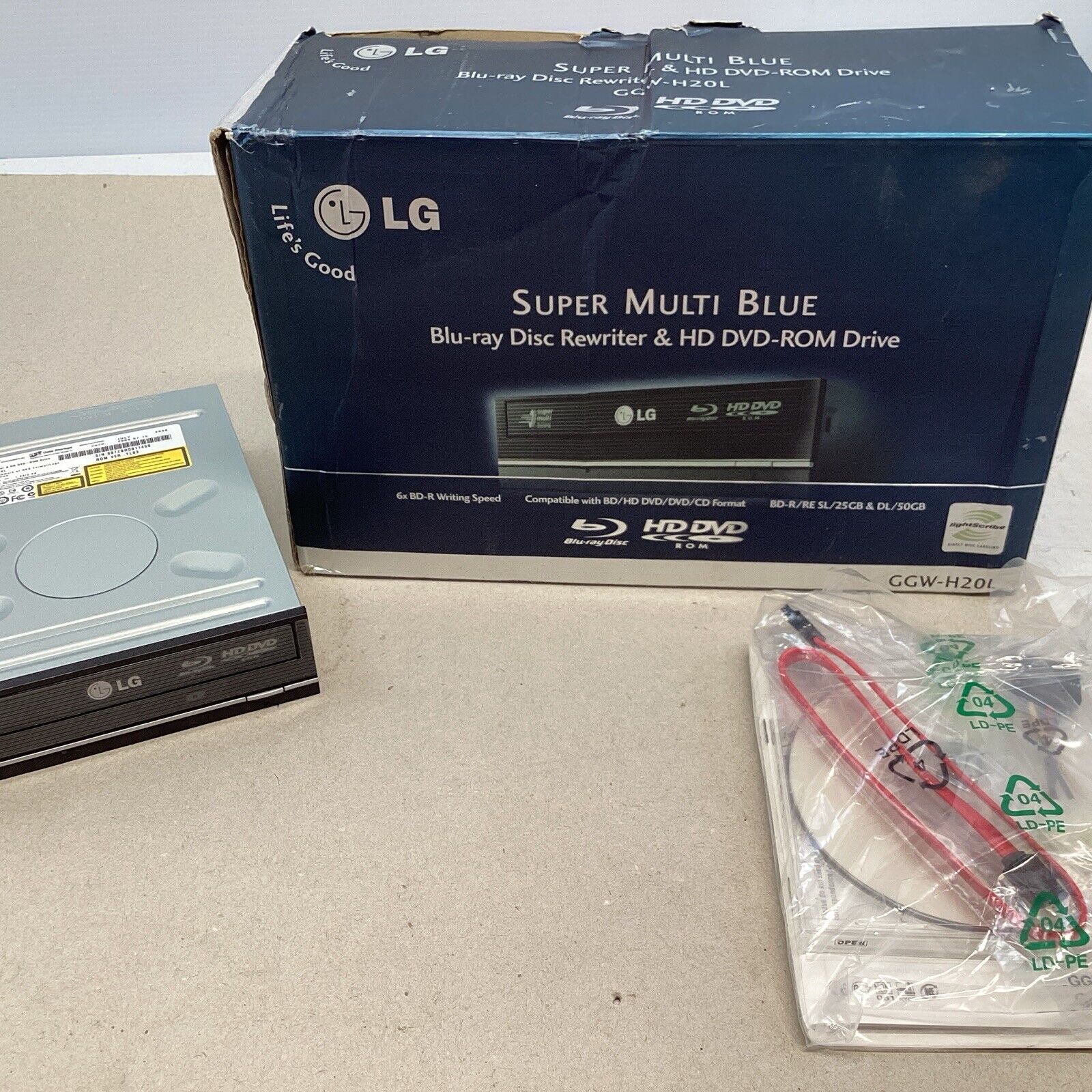 LG GGW-H20L Super Multi Blue Blu-Ray Disc Rewriter And HD DVD-ROM Drive