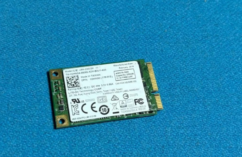 SAMSUNG 256GB SSD MZMTE256HMHP-000L1 SOLID STATE DRIVE 04X4437 MZ-MTE2560