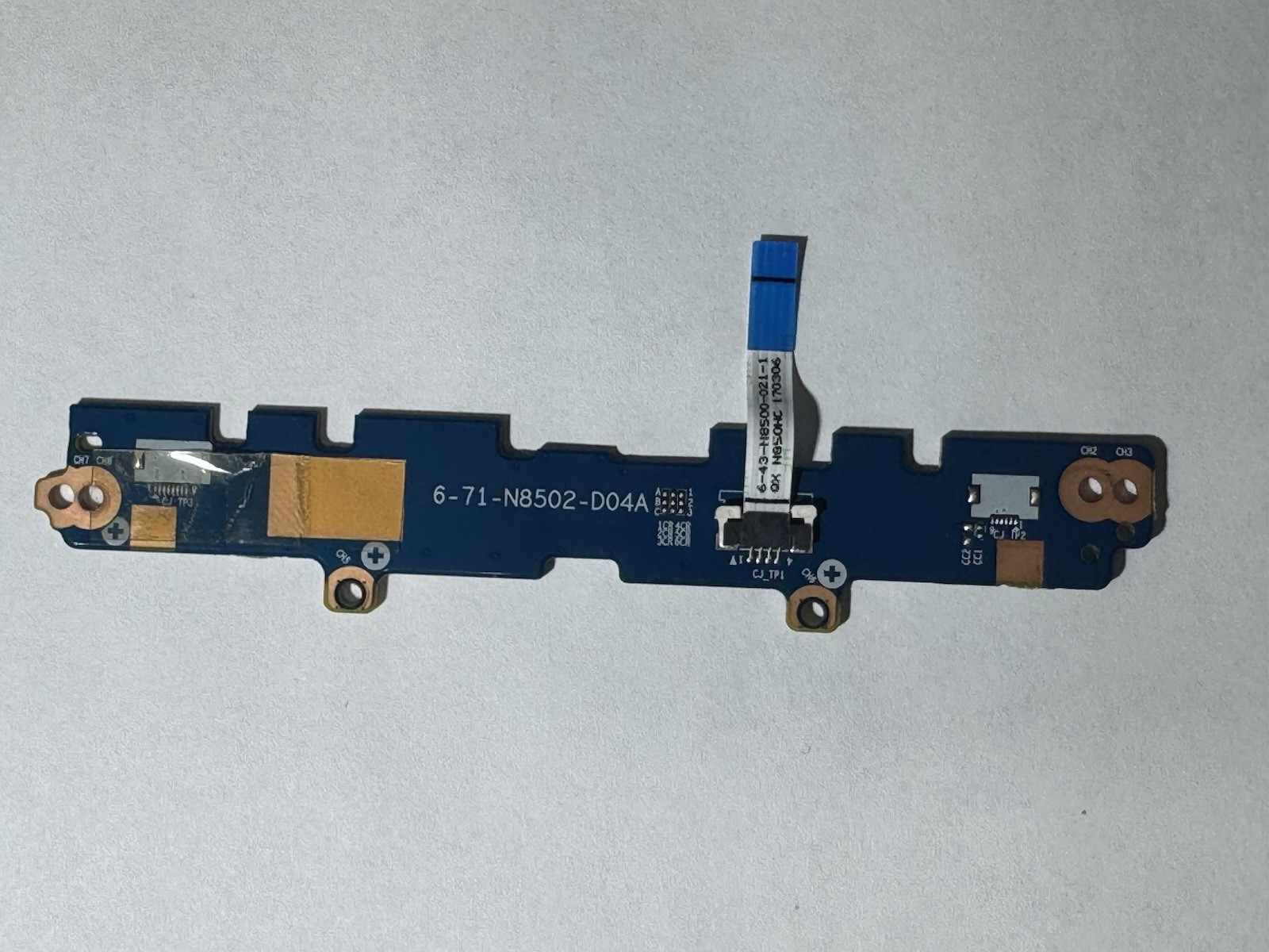 Clevo N850HZ Touchpad Button Board – 6-71-N8502-D04A8895 – Auras L/R Click