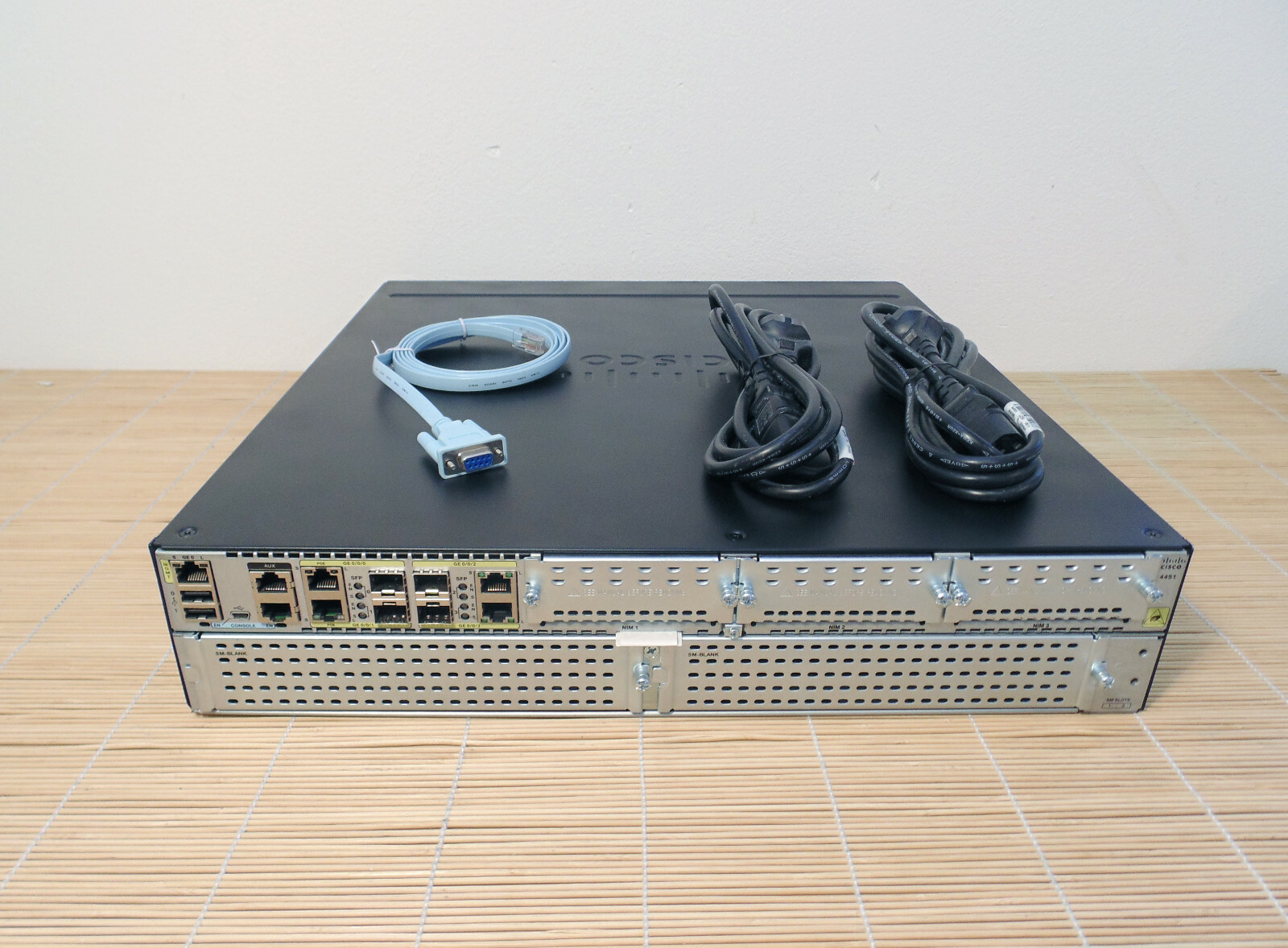 Cisco ISR4451-X-VSEC/K9 ISR 4451-X Voice Sec Bundle PVDM4-64 UC SEC Lic Dual PS