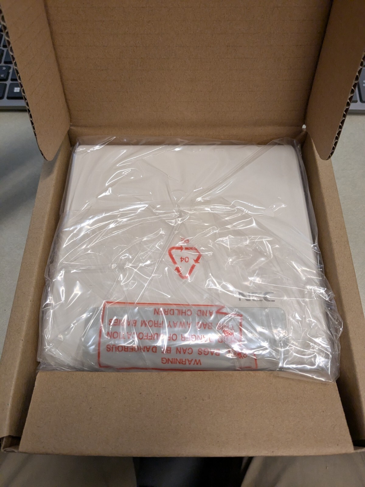 Q24-FR000000136018 AP400s DECT BASE Stations Access Point