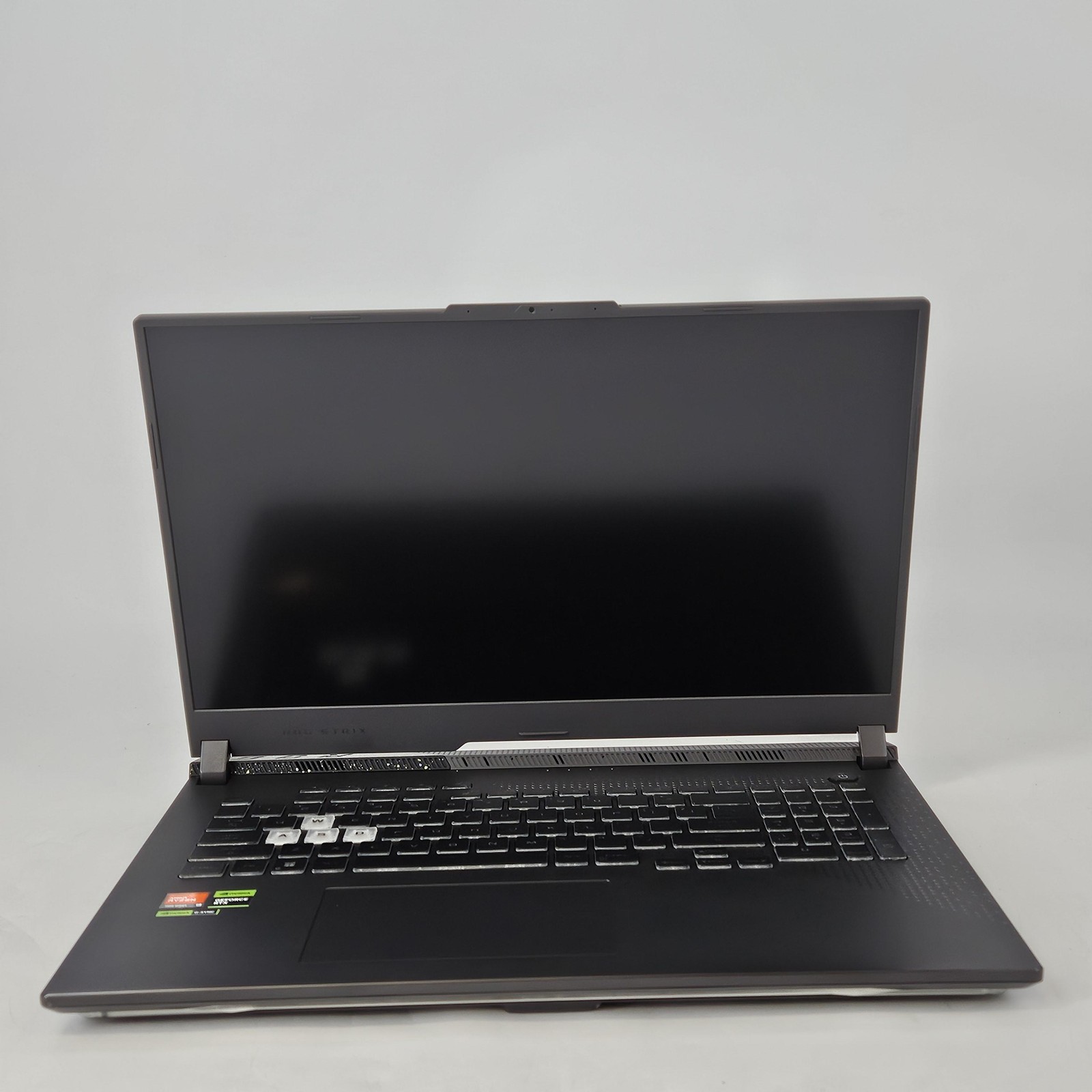 Asus ROG Strix G17 G713 144Hz FHD 2.4 GHz Ryzen 9 7940HX 16GB 1TB SSD RTX 4050