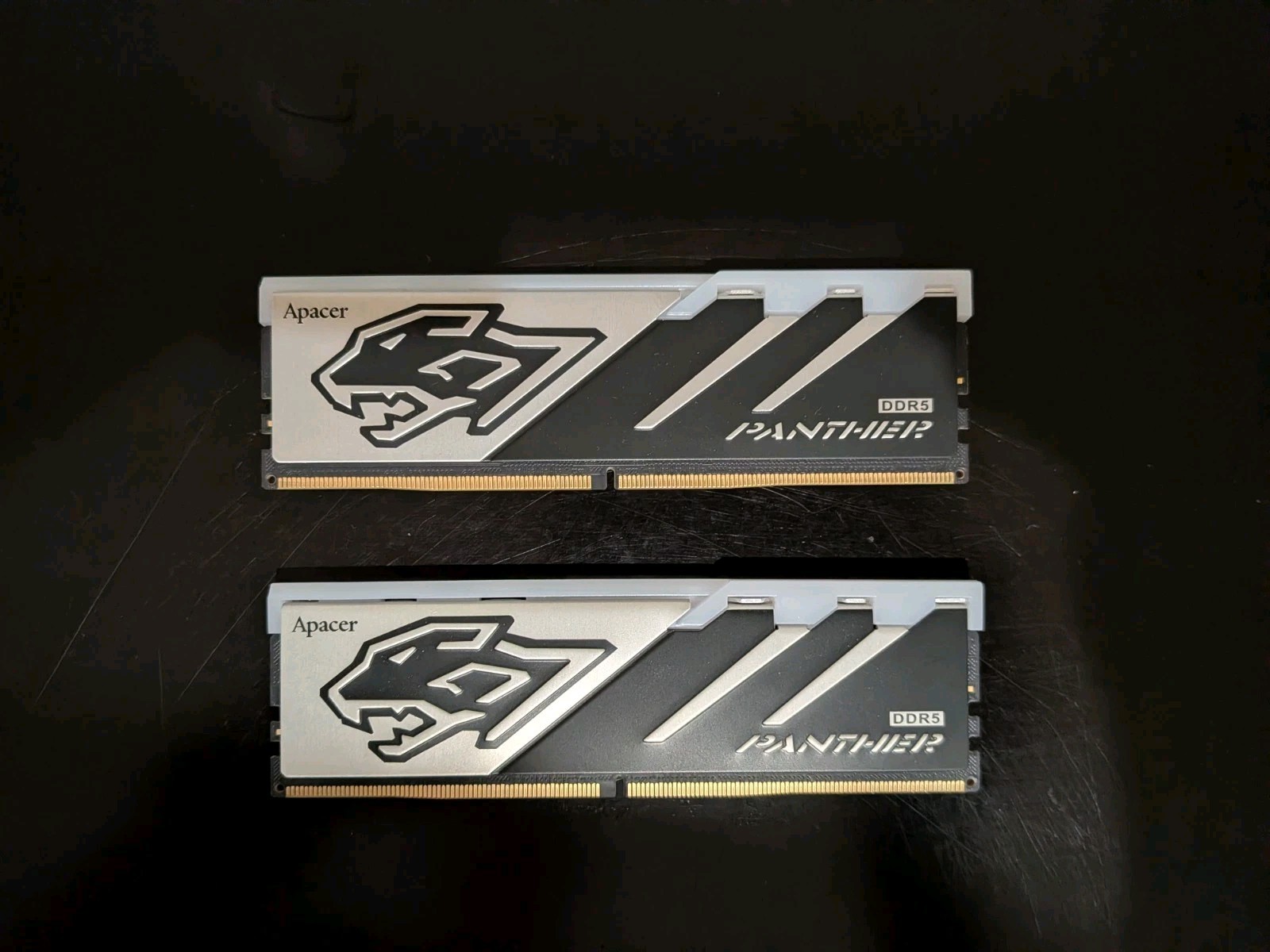 Apacer Panther DDR5 RAM 32GB(2x16GB) RGB 5200 MHz CL40-40-40-80