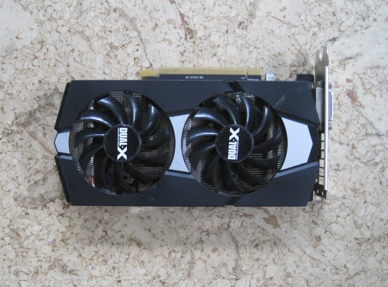 SAPPHIRE AMD Radeon R9 270X 2GB GDDR5 Graphics Card